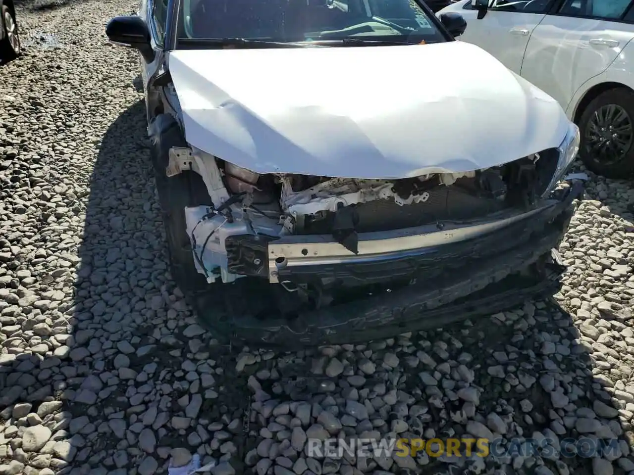 9 Photograph of a damaged car 4T1B61HK4KU261576 TOYOTA CAMRY 2019