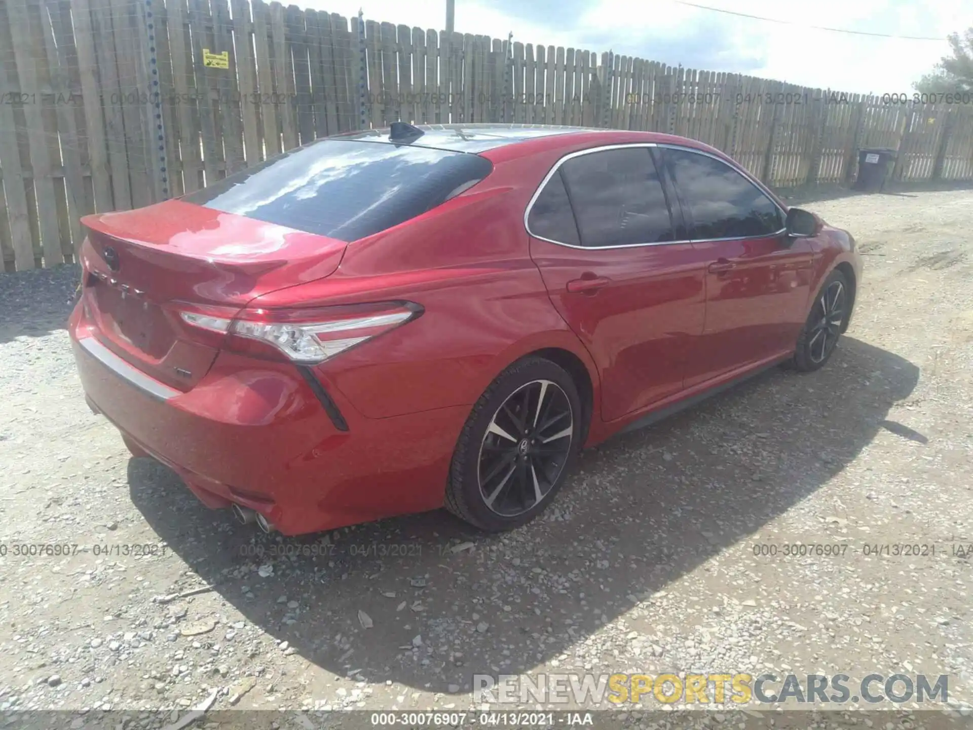 4 Photograph of a damaged car 4T1B61HK4KU274411 TOYOTA CAMRY 2019