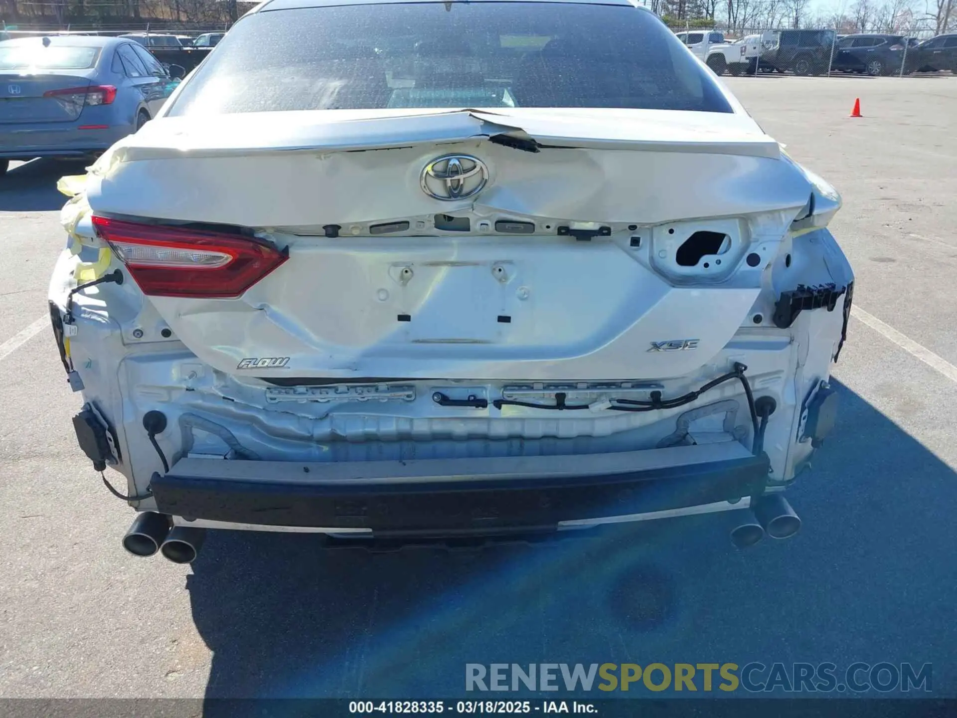 6 Photograph of a damaged car 4T1B61HK4KU298532 TOYOTA CAMRY 2019