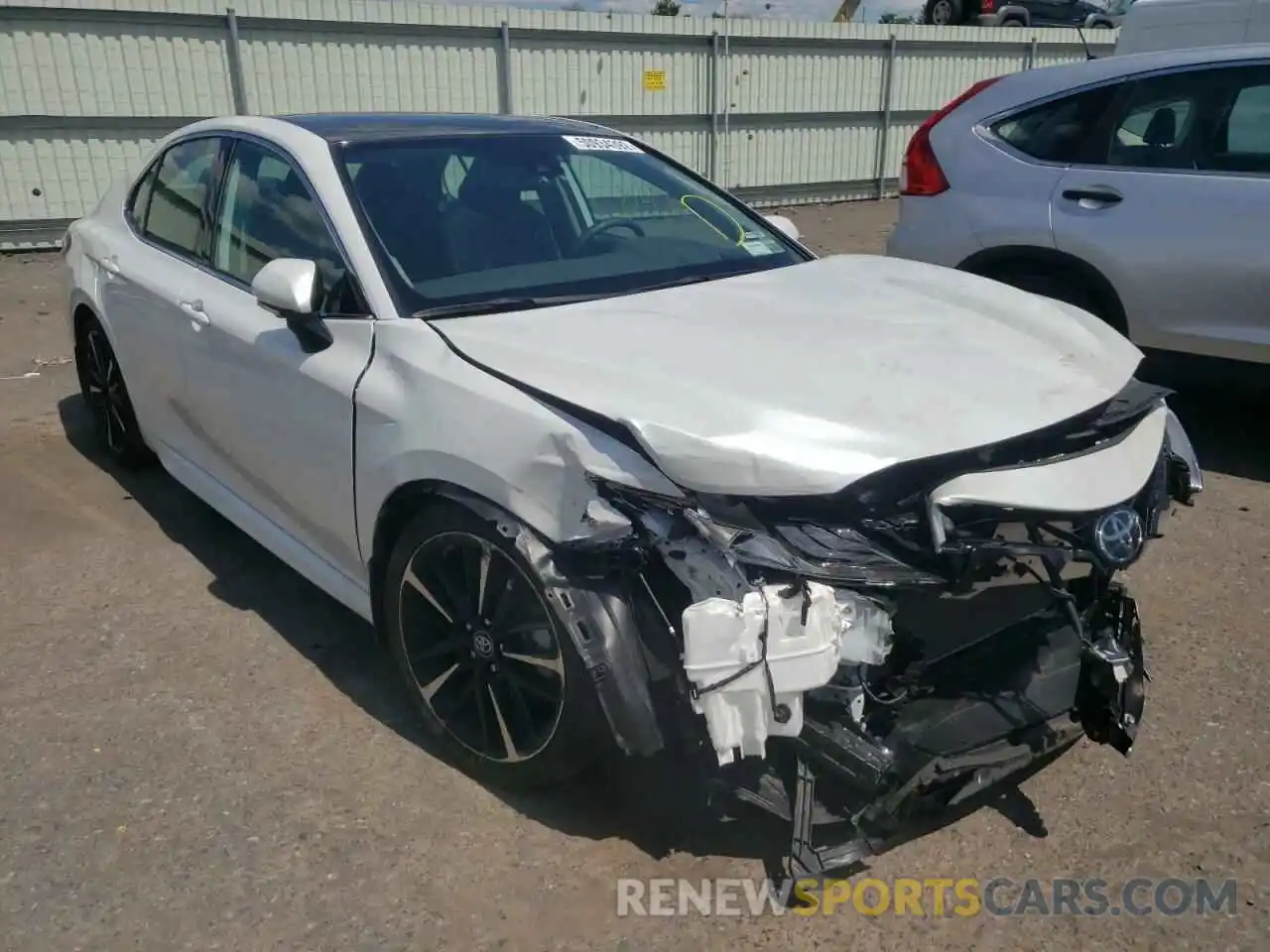 1 Photograph of a damaged car 4T1B61HK4KU696808 TOYOTA CAMRY 2019