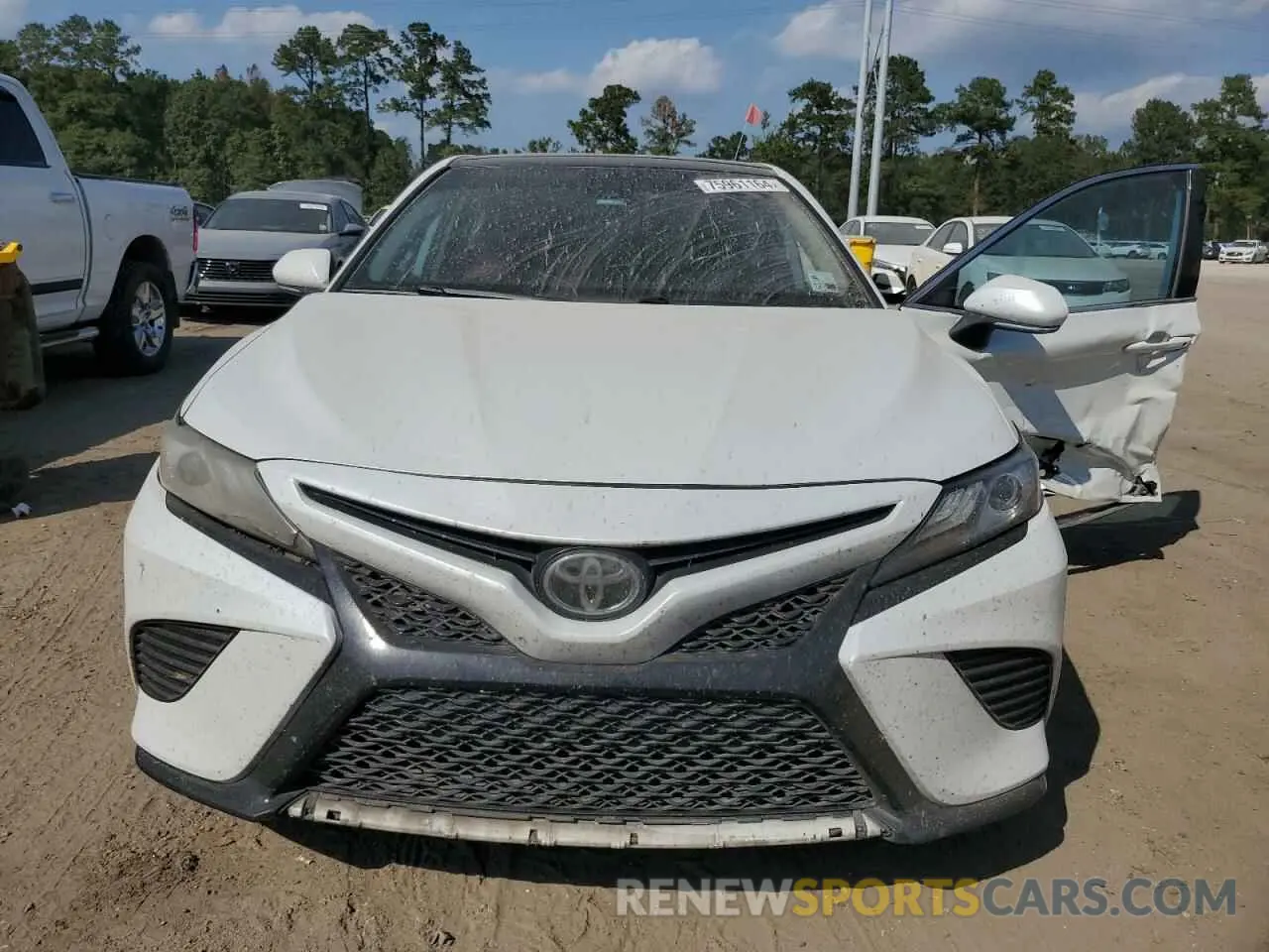 5 Photograph of a damaged car 4T1B61HK4KU702932 TOYOTA CAMRY 2019