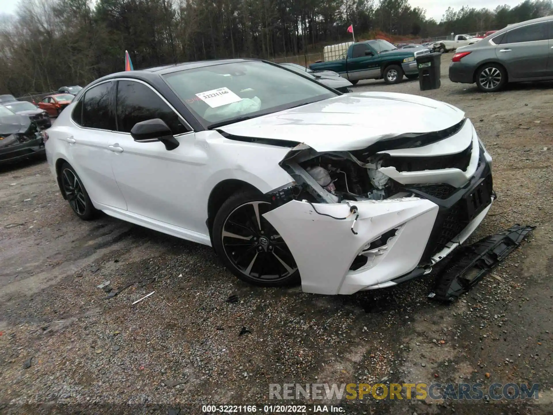 1 Photograph of a damaged car 4T1B61HK4KU704017 TOYOTA CAMRY 2019