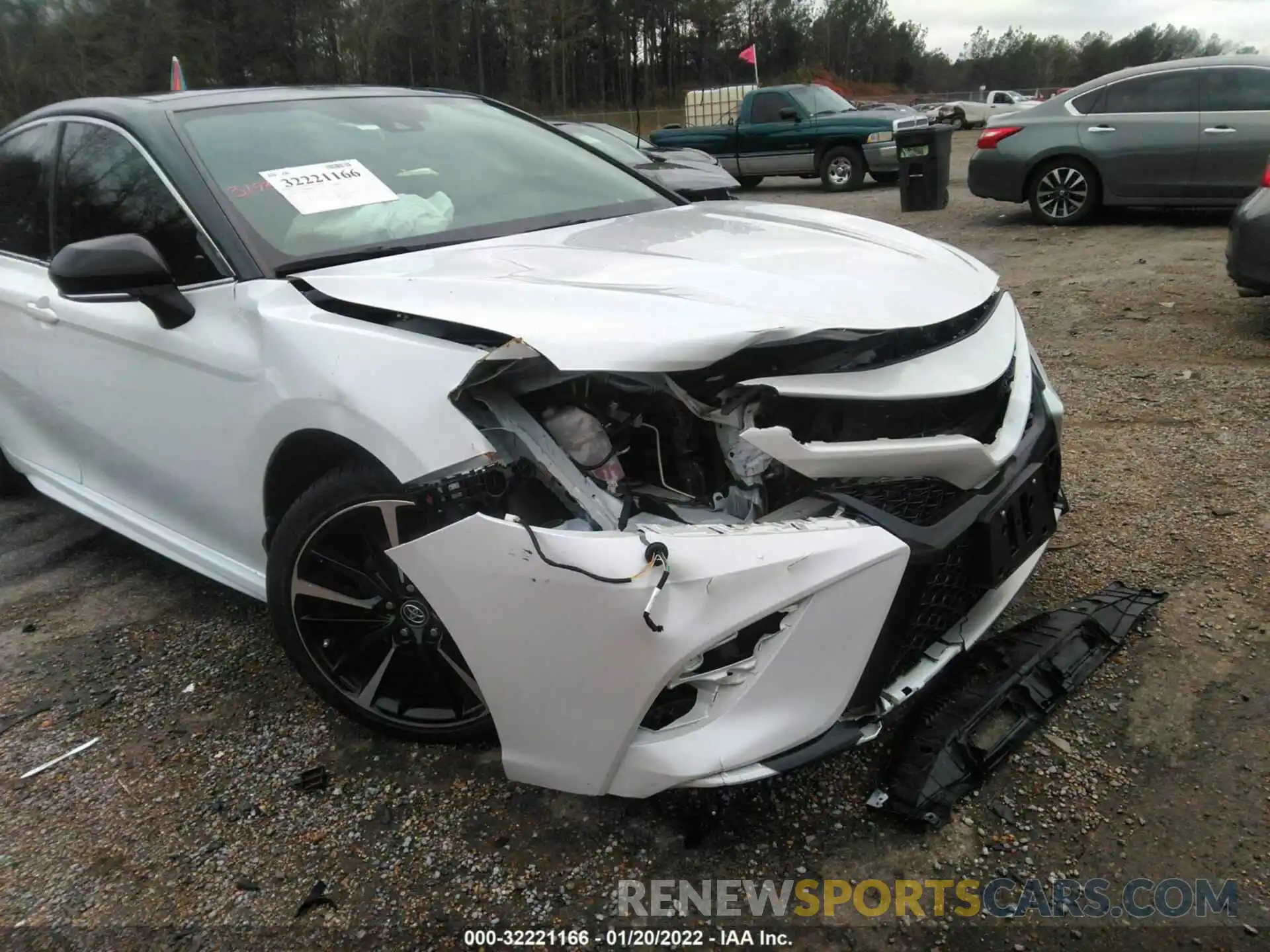 6 Photograph of a damaged car 4T1B61HK4KU704017 TOYOTA CAMRY 2019