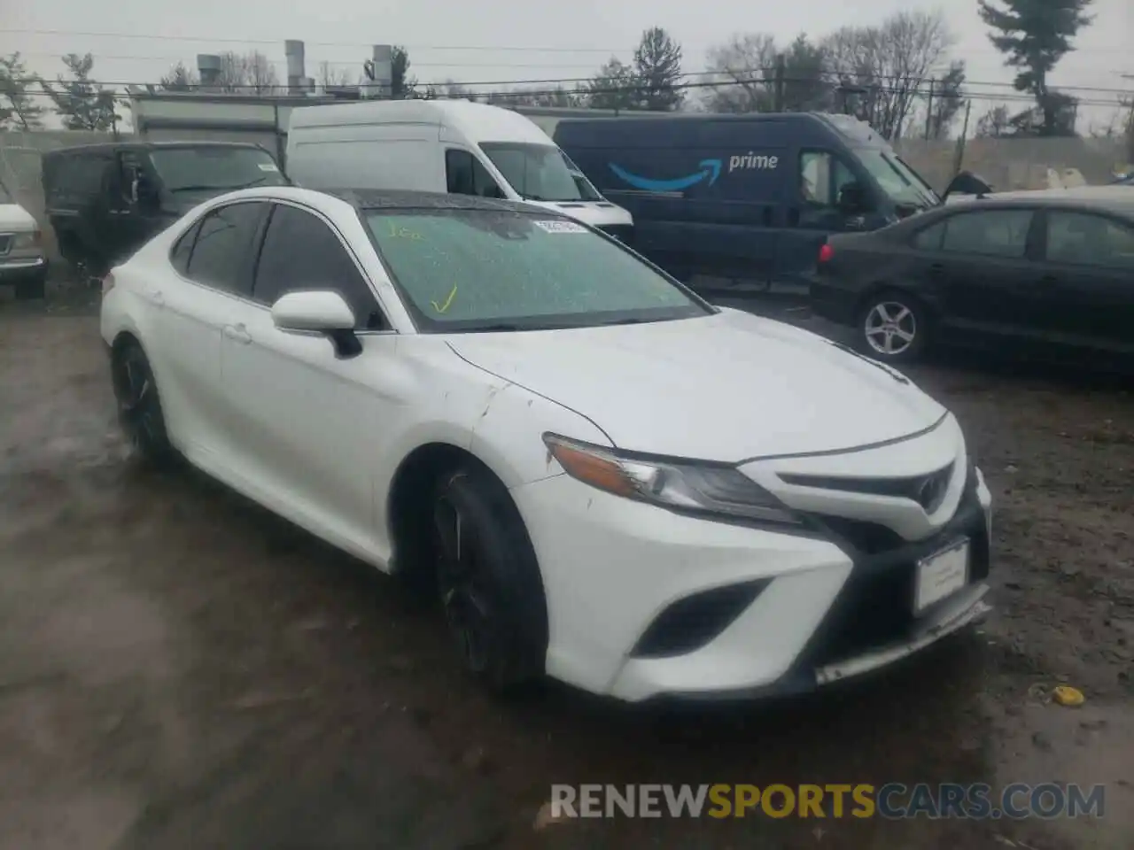 1 Photograph of a damaged car 4T1B61HK4KU722050 TOYOTA CAMRY 2019