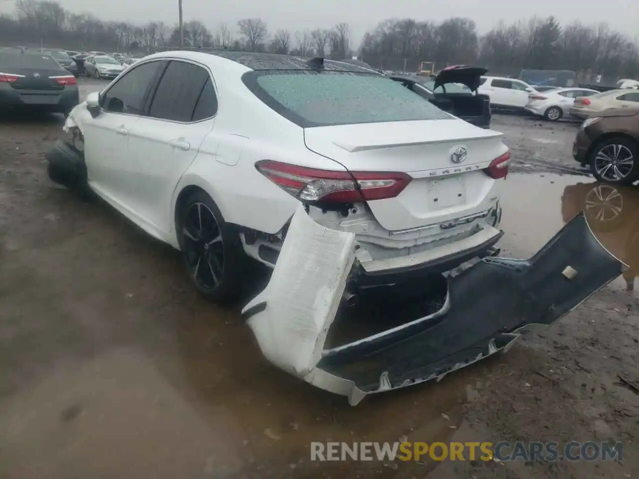 3 Photograph of a damaged car 4T1B61HK4KU722050 TOYOTA CAMRY 2019