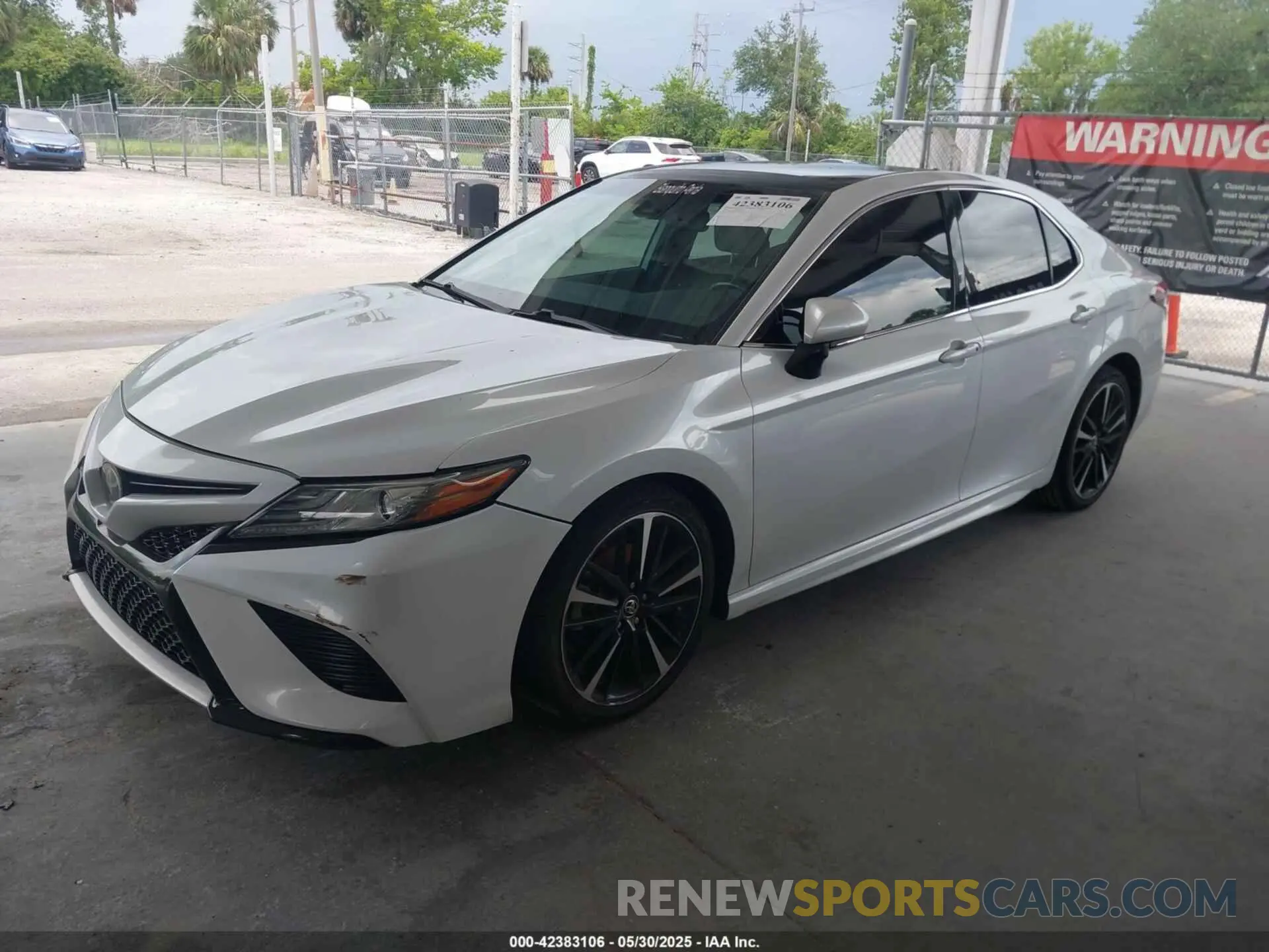 2 Photograph of a damaged car 4T1B61HK4KU749152 TOYOTA CAMRY 2019