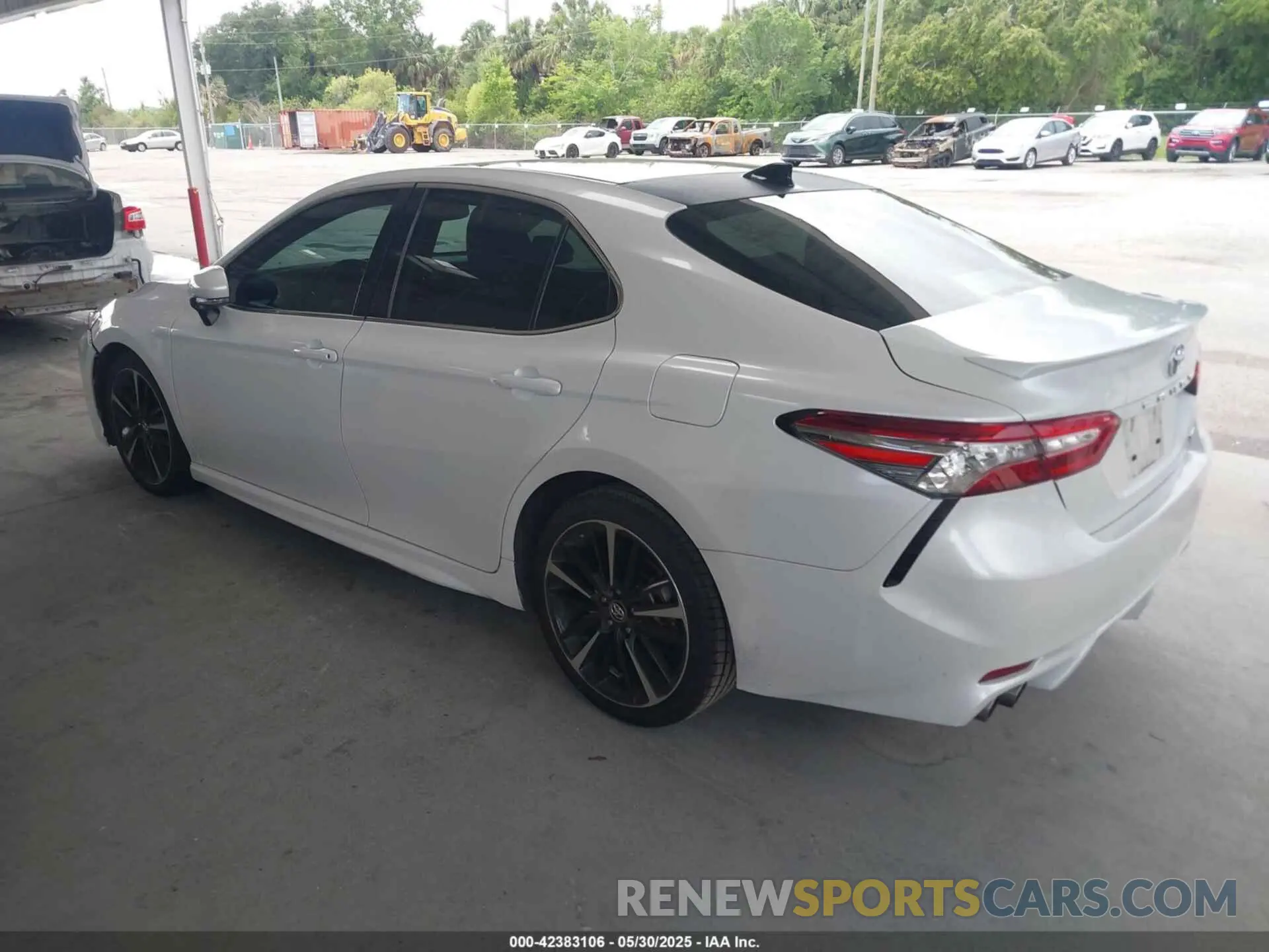 3 Photograph of a damaged car 4T1B61HK4KU749152 TOYOTA CAMRY 2019