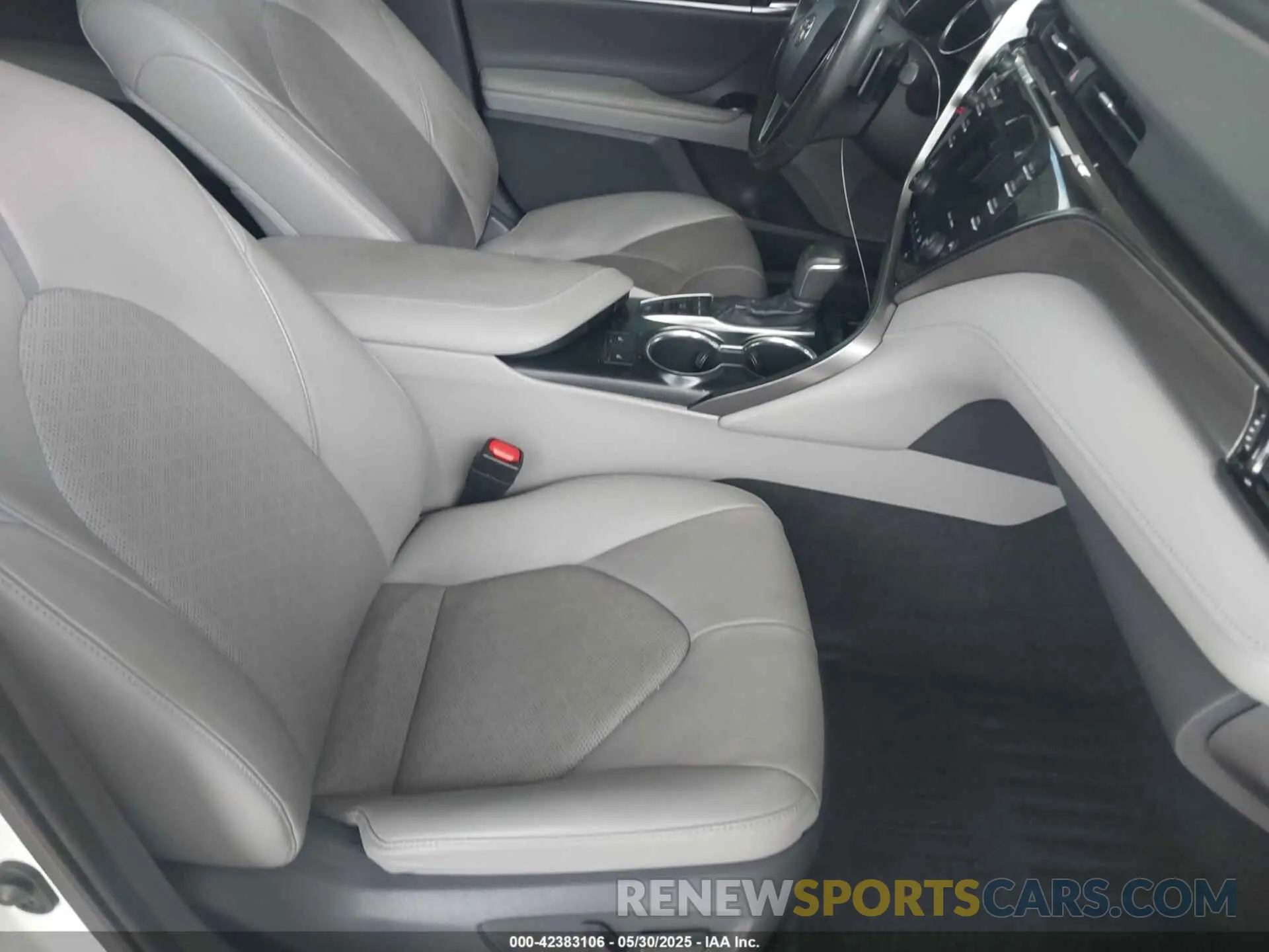 5 Photograph of a damaged car 4T1B61HK4KU749152 TOYOTA CAMRY 2019