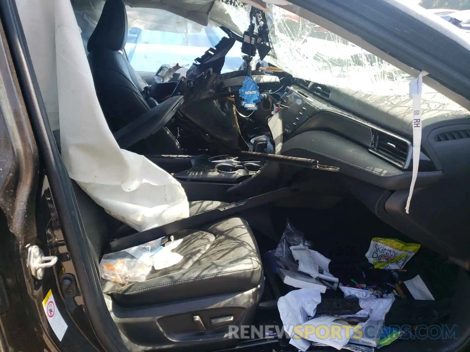 5 Photograph of a damaged car 4T1B61HK4KU764962 TOYOTA CAMRY 2019