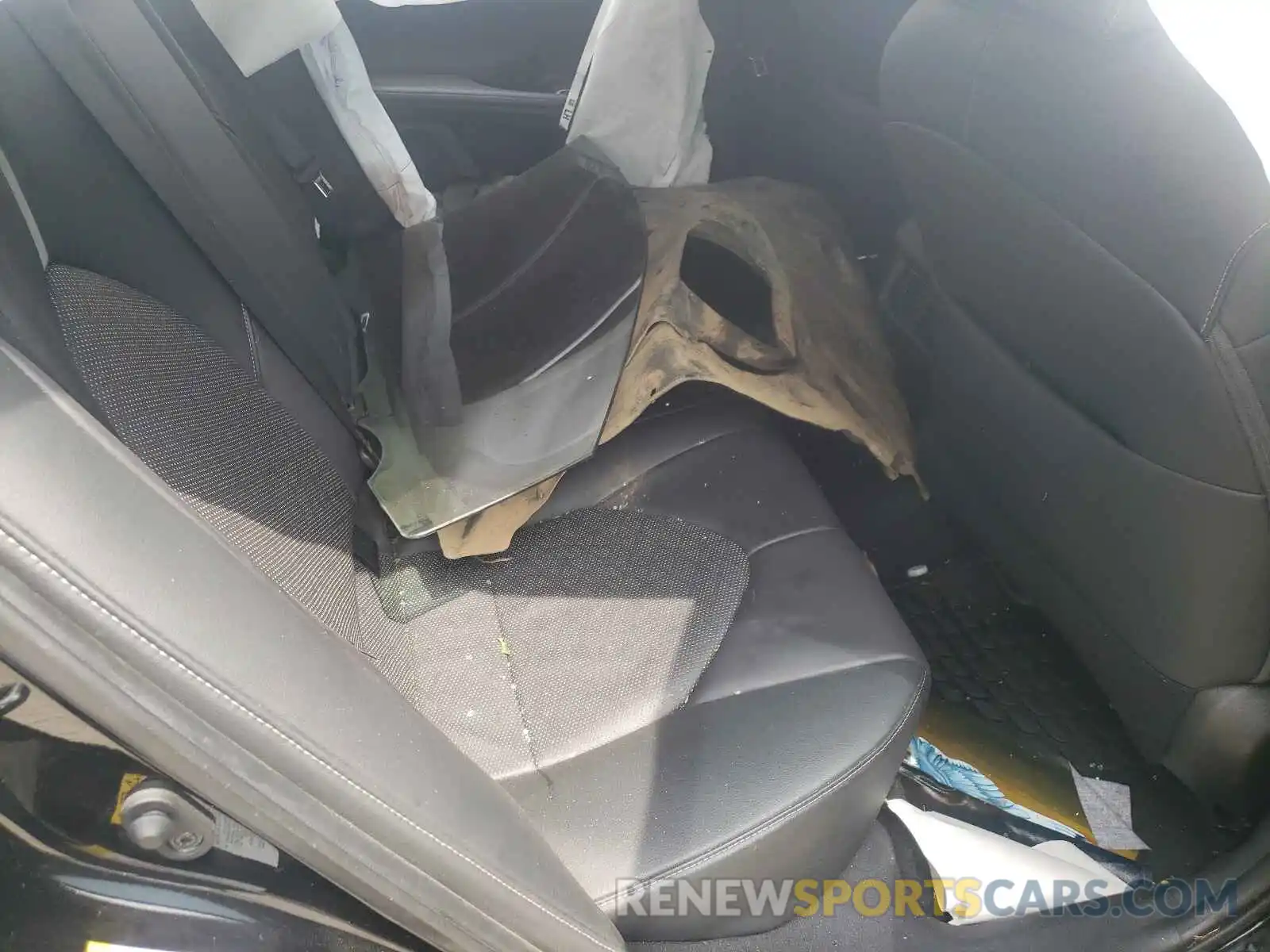 6 Photograph of a damaged car 4T1B61HK4KU764962 TOYOTA CAMRY 2019