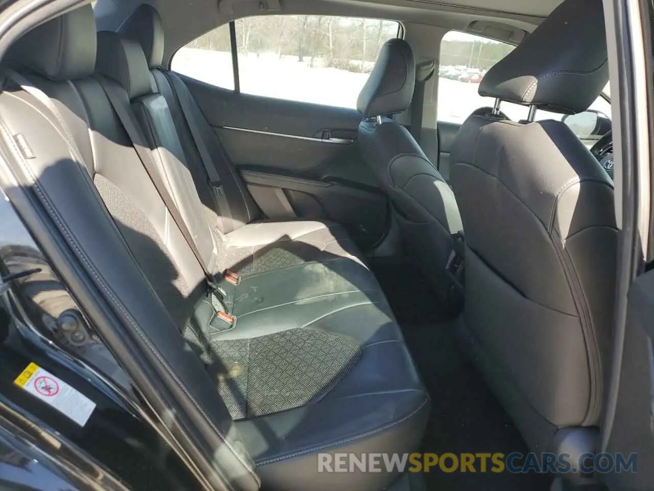 10 Photograph of a damaged car 4T1B61HK4KU769160 TOYOTA CAMRY 2019