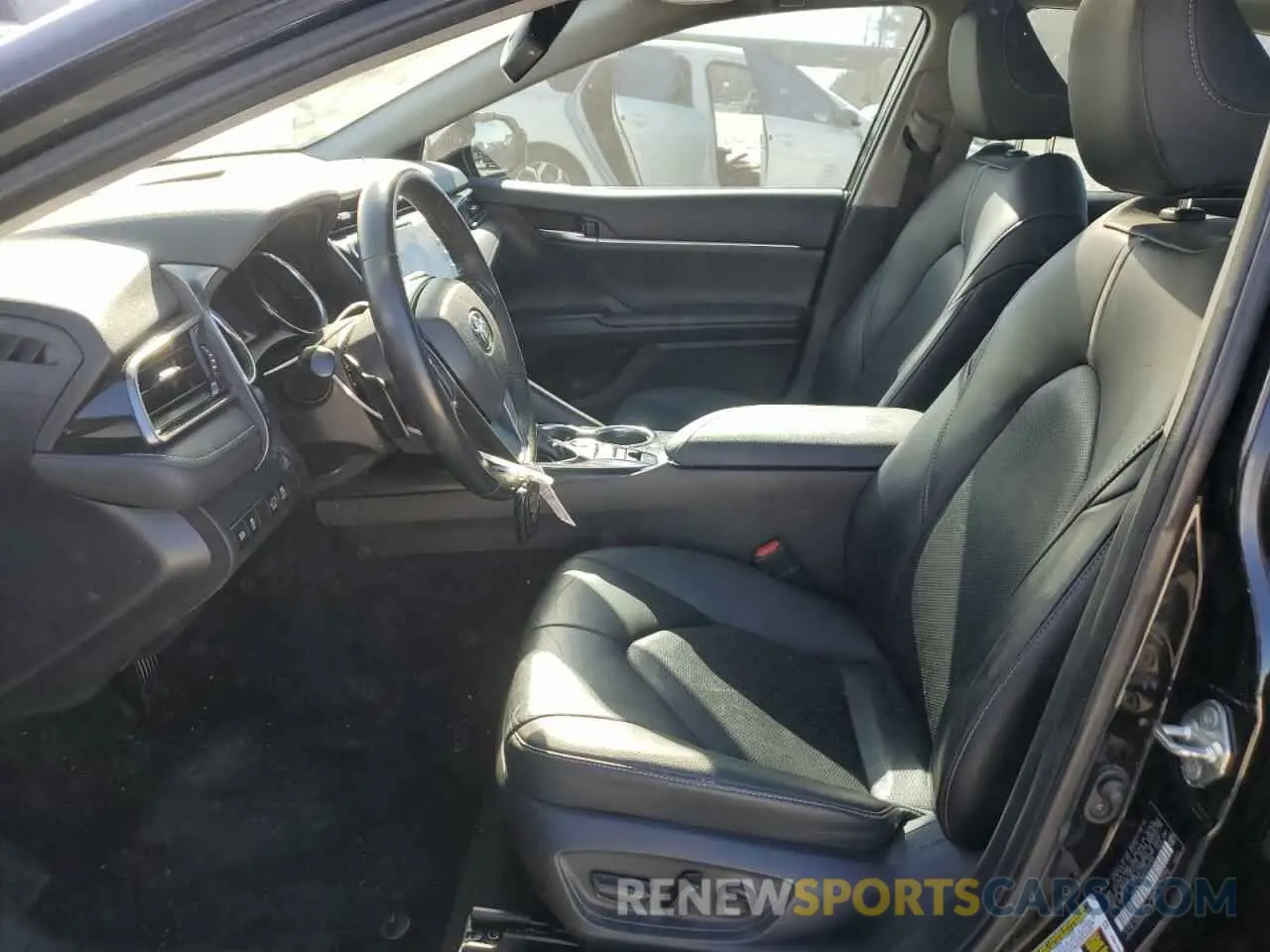 7 Photograph of a damaged car 4T1B61HK4KU769160 TOYOTA CAMRY 2019
