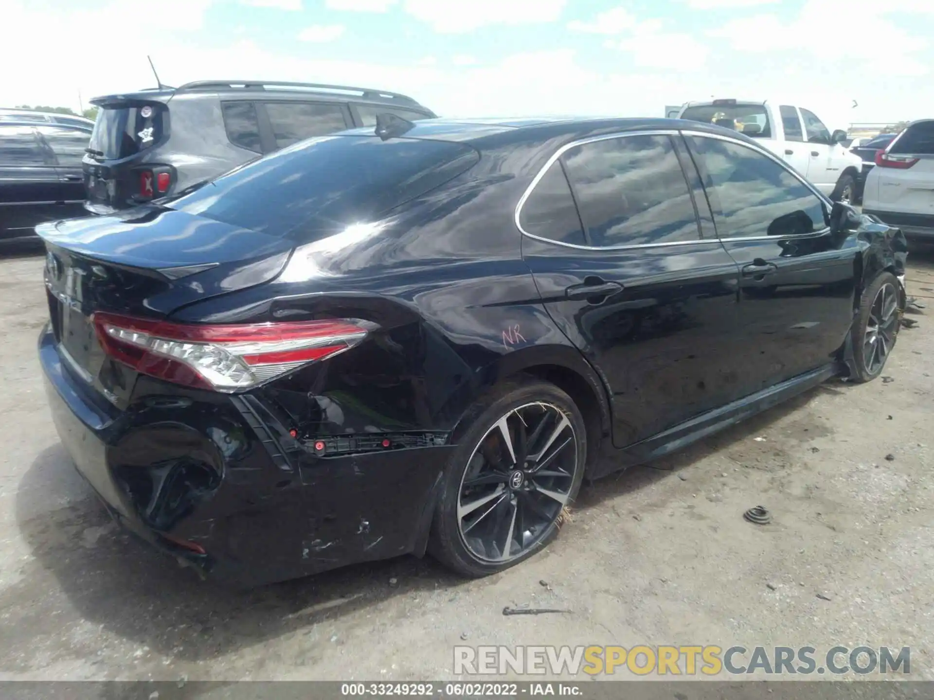 4 Photograph of a damaged car 4T1B61HK4KU781227 TOYOTA CAMRY 2019