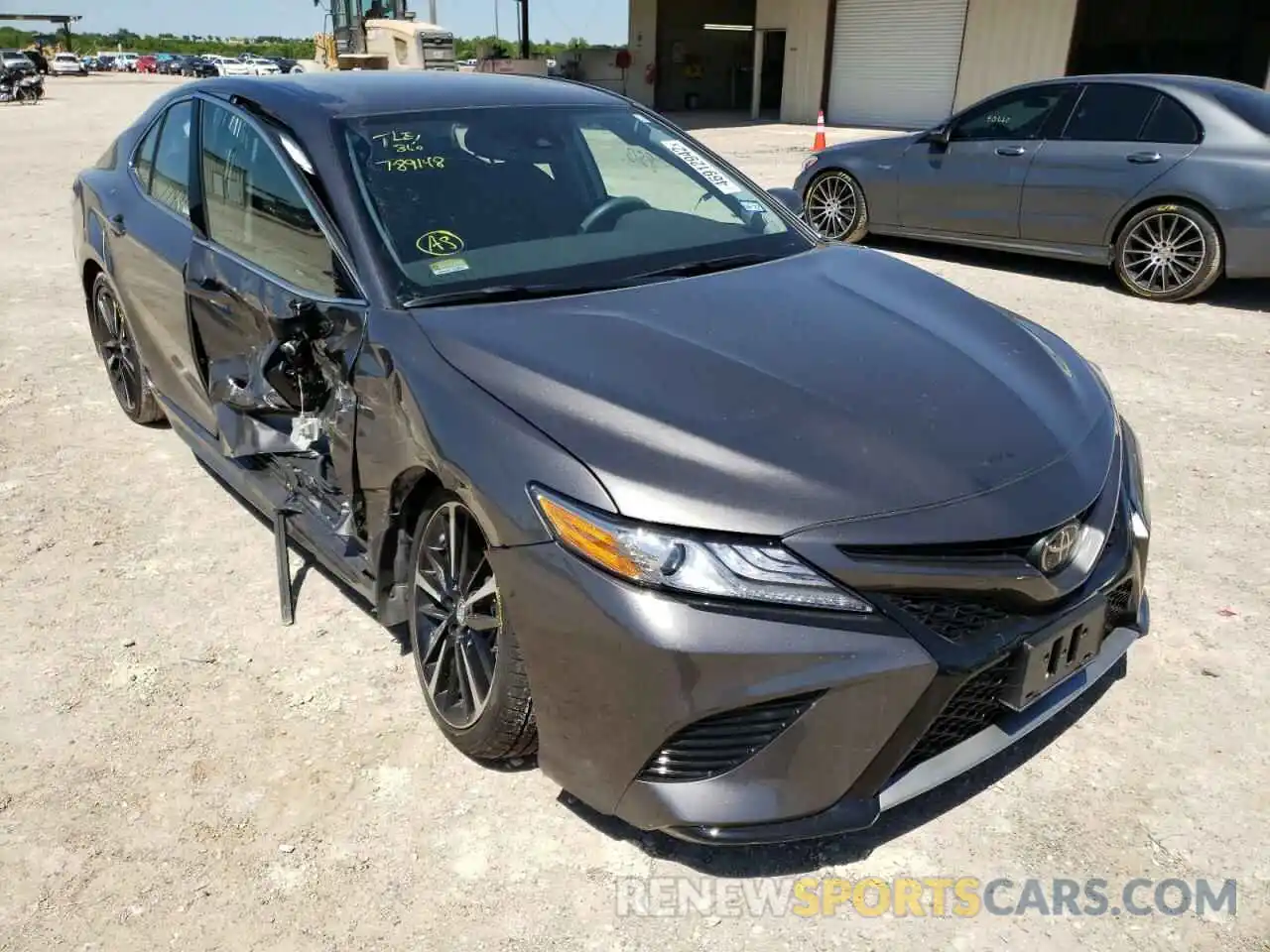 1 Photograph of a damaged car 4T1B61HK4KU789148 TOYOTA CAMRY 2019