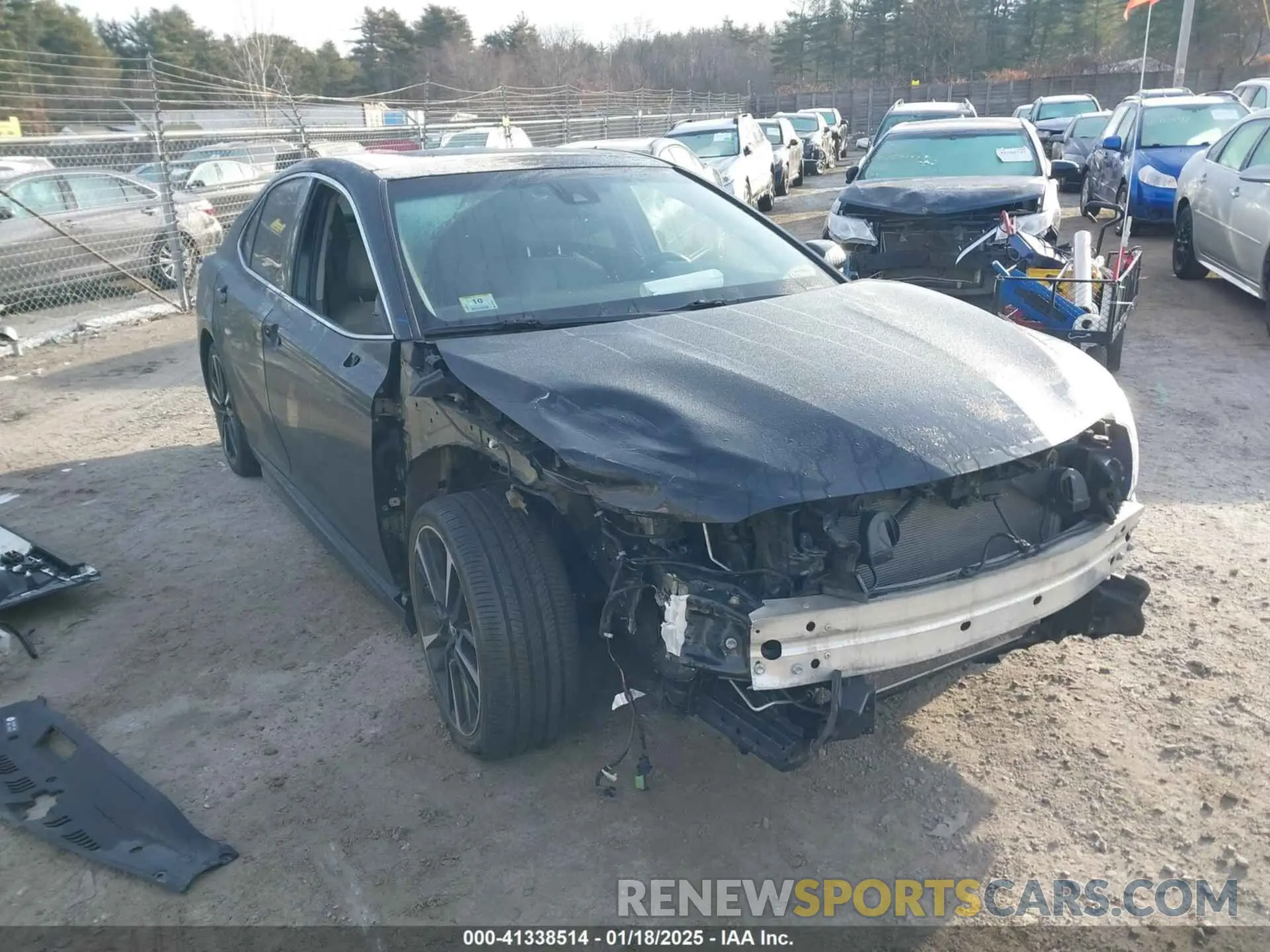 1 Photograph of a damaged car 4T1B61HK4KU833391 TOYOTA CAMRY 2019