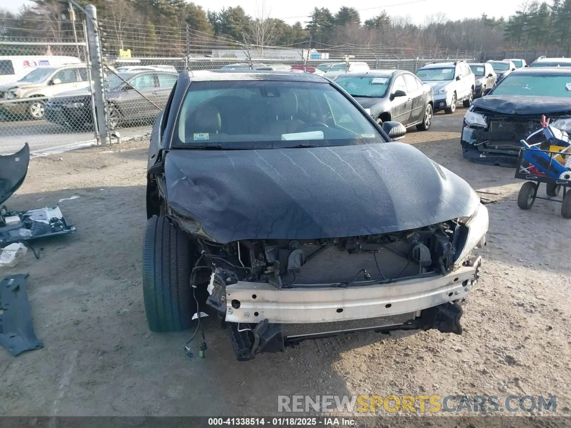 13 Photograph of a damaged car 4T1B61HK4KU833391 TOYOTA CAMRY 2019