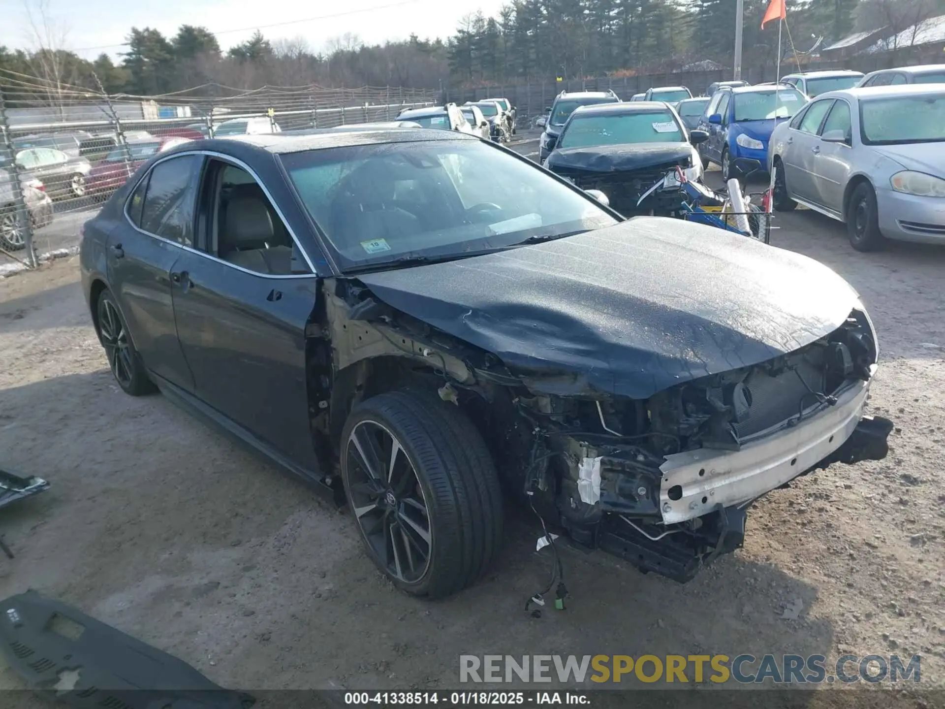 14 Photograph of a damaged car 4T1B61HK4KU833391 TOYOTA CAMRY 2019
