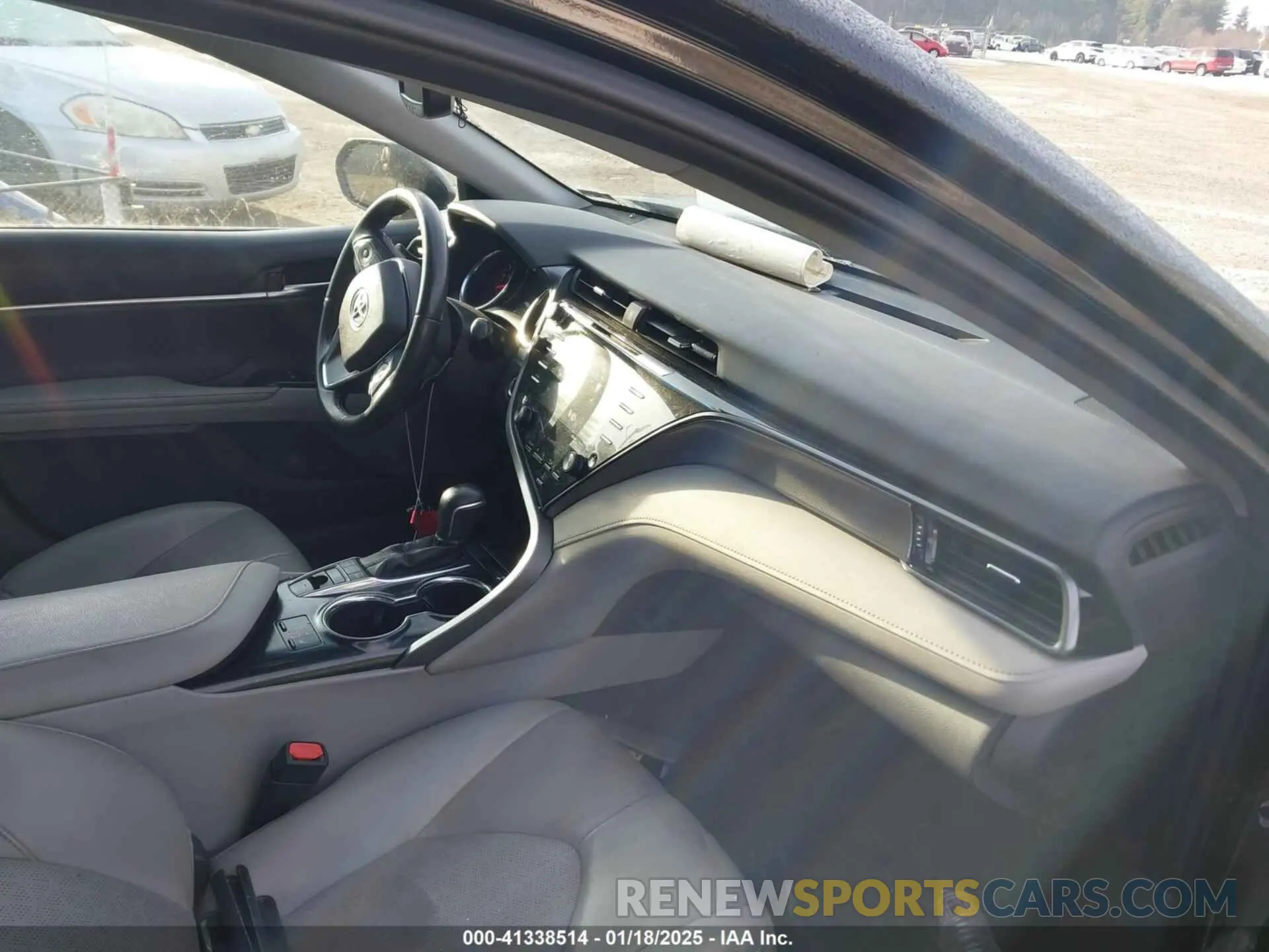 5 Photograph of a damaged car 4T1B61HK4KU833391 TOYOTA CAMRY 2019