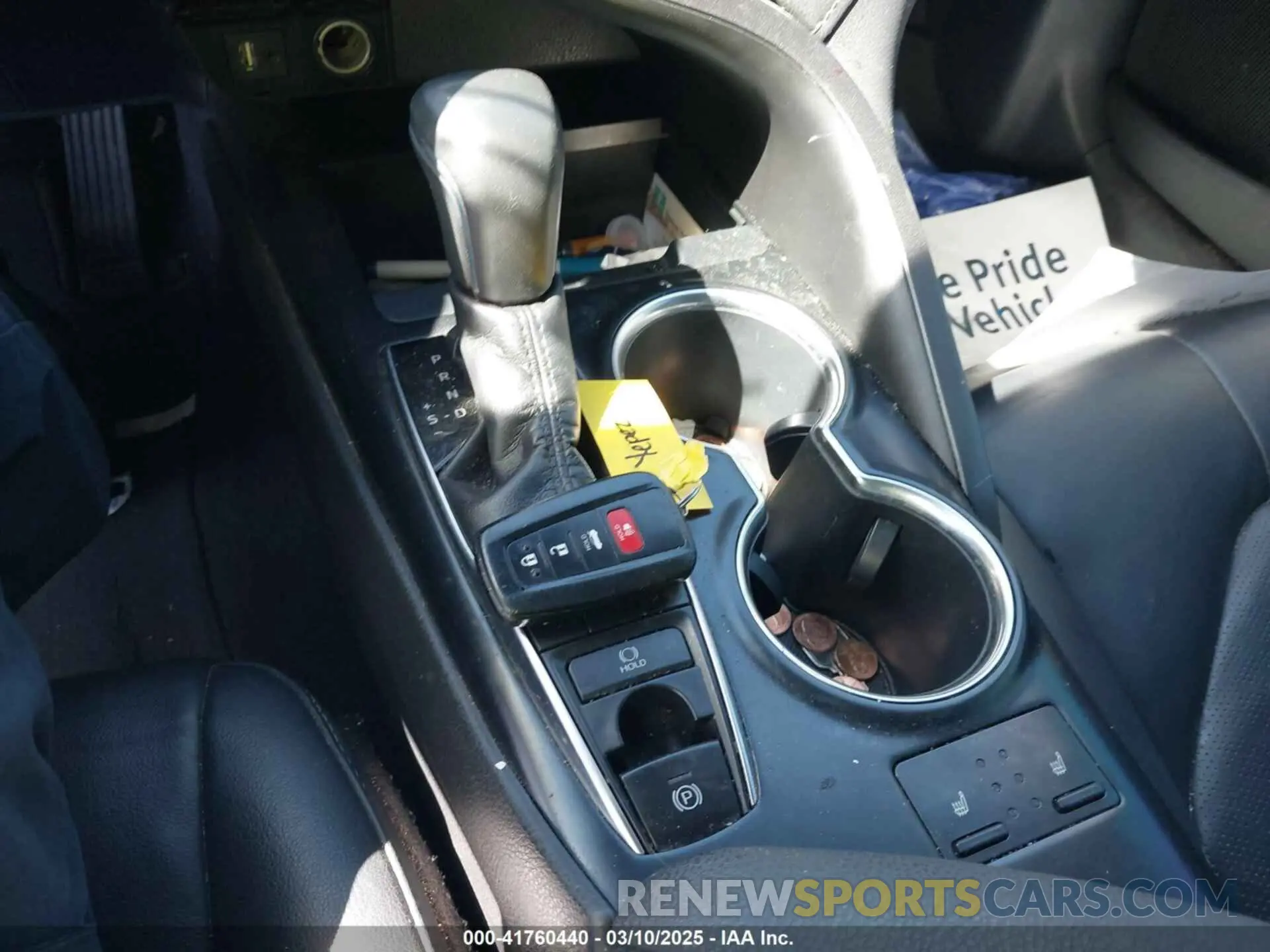 11 Photograph of a damaged car 4T1B61HK5KU177797 TOYOTA CAMRY 2019