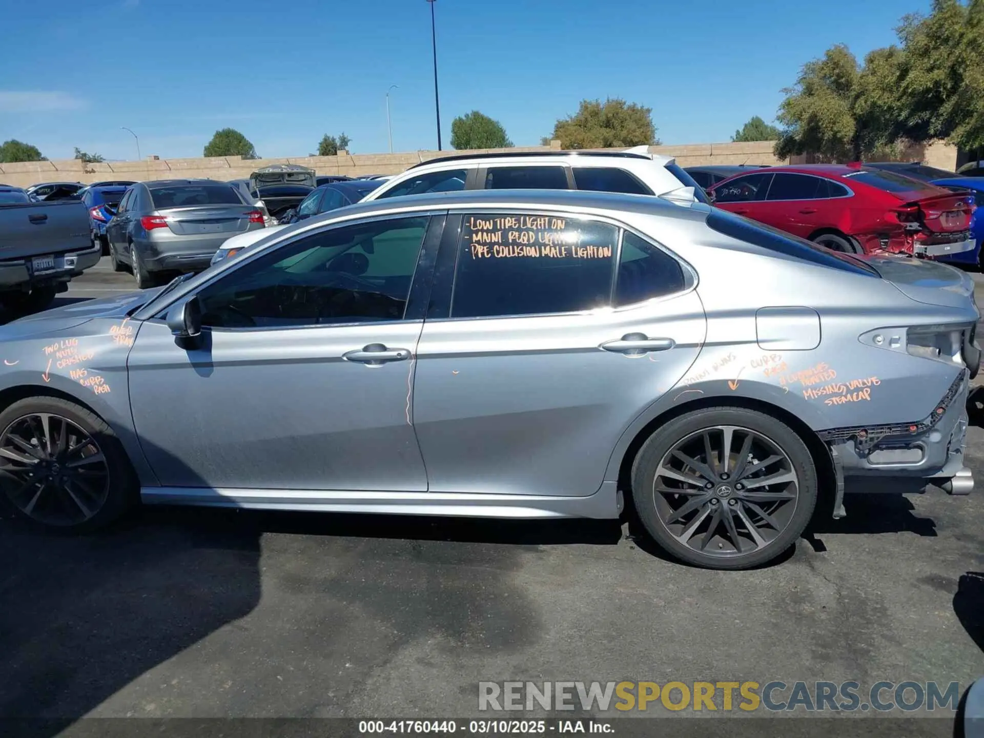 15 Photograph of a damaged car 4T1B61HK5KU177797 TOYOTA CAMRY 2019