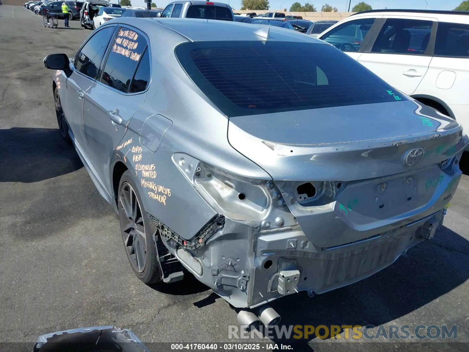 3 Photograph of a damaged car 4T1B61HK5KU177797 TOYOTA CAMRY 2019