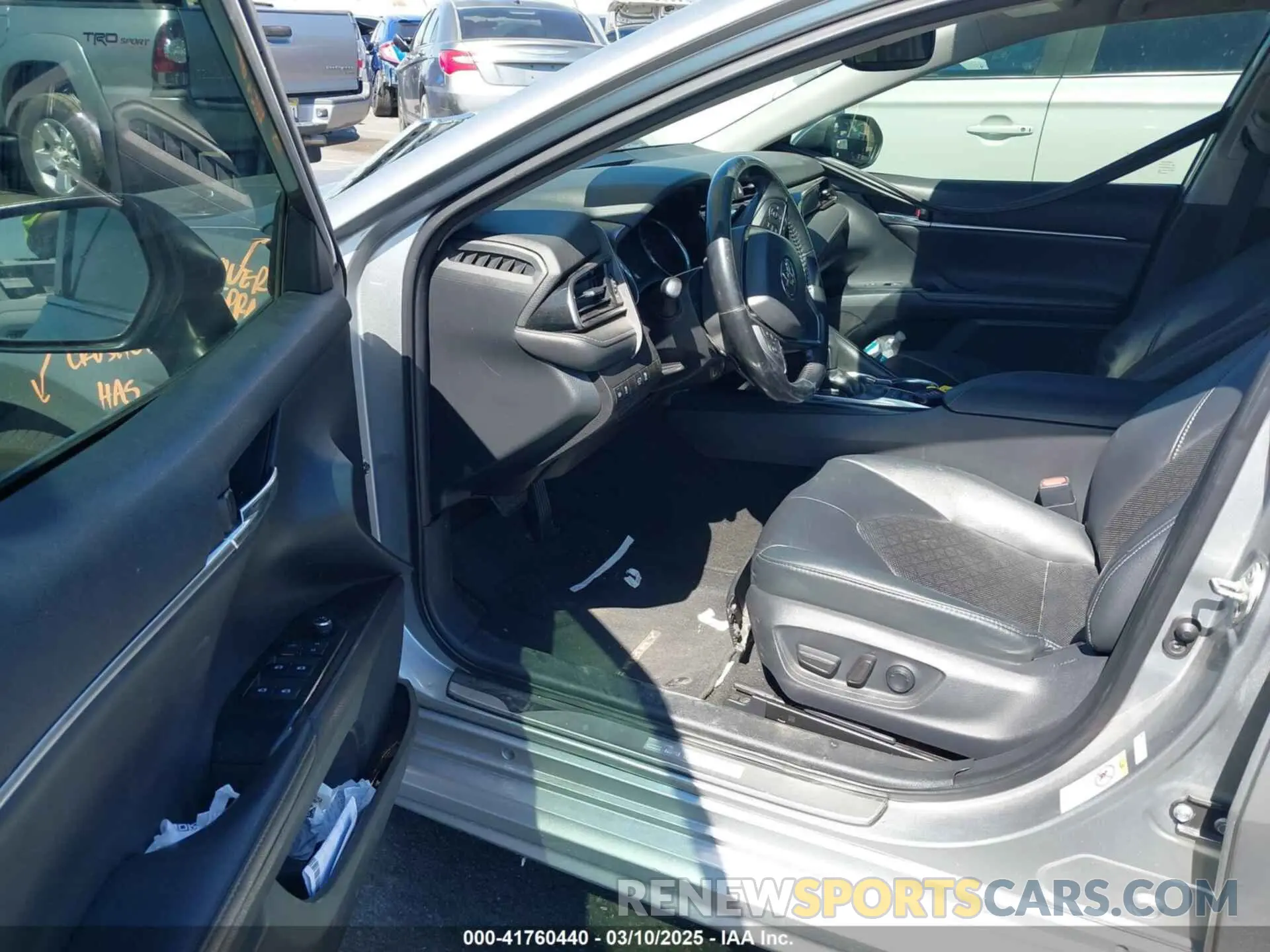 5 Photograph of a damaged car 4T1B61HK5KU177797 TOYOTA CAMRY 2019