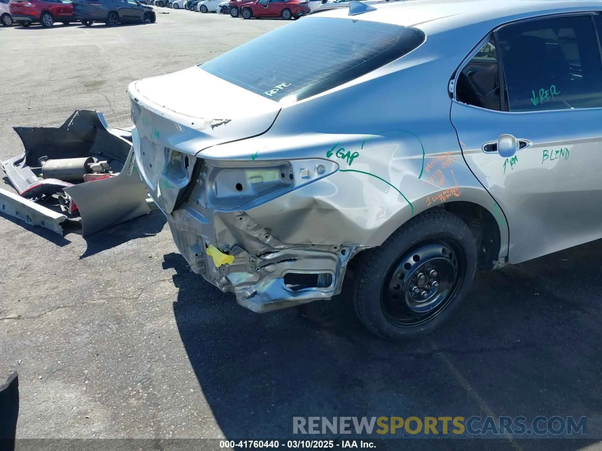 6 Photograph of a damaged car 4T1B61HK5KU177797 TOYOTA CAMRY 2019