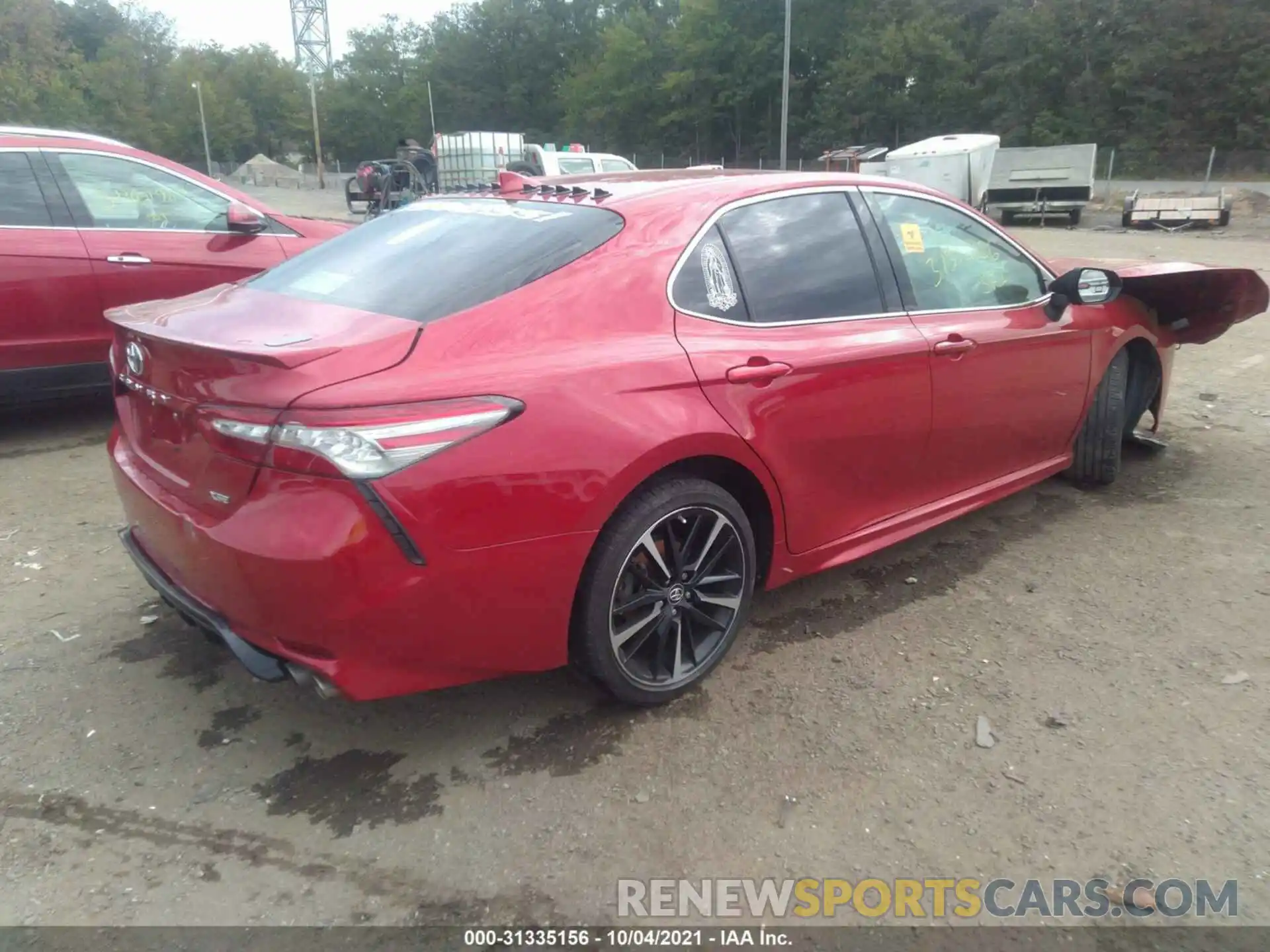 4 Photograph of a damaged car 4T1B61HK5KU185138 TOYOTA CAMRY 2019