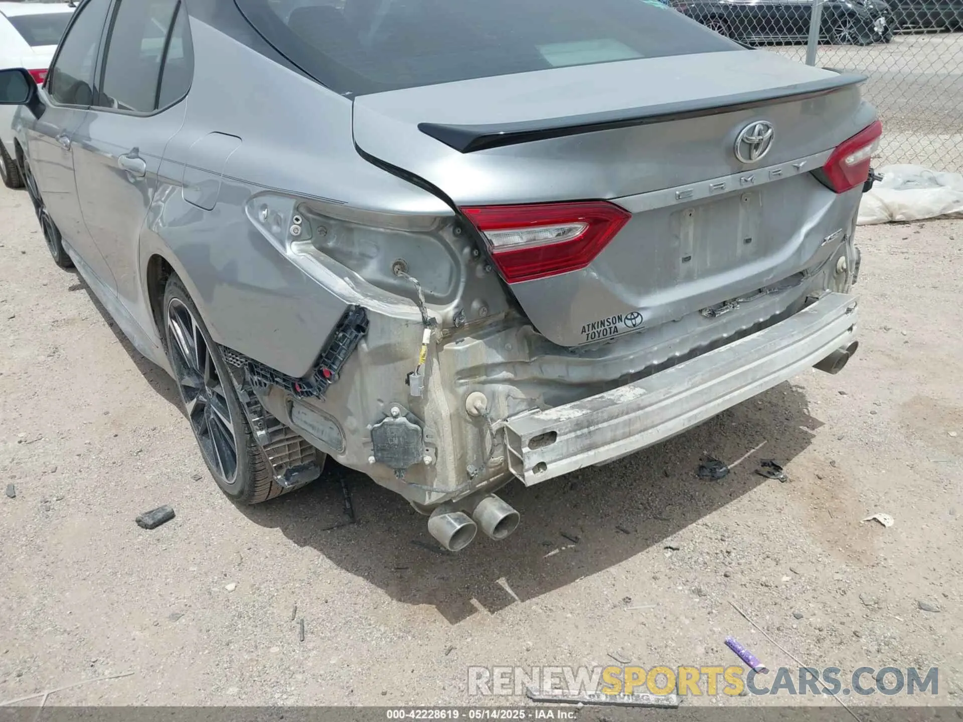 6 Photograph of a damaged car 4T1B61HK5KU199024 TOYOTA CAMRY 2019