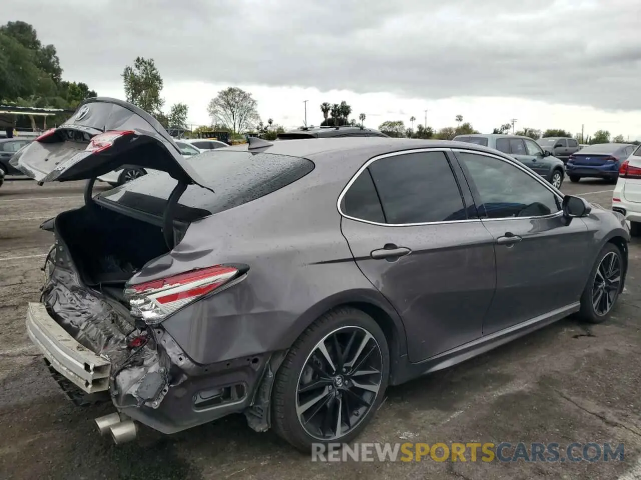 3 Photograph of a damaged car 4T1B61HK5KU220194 TOYOTA CAMRY 2019