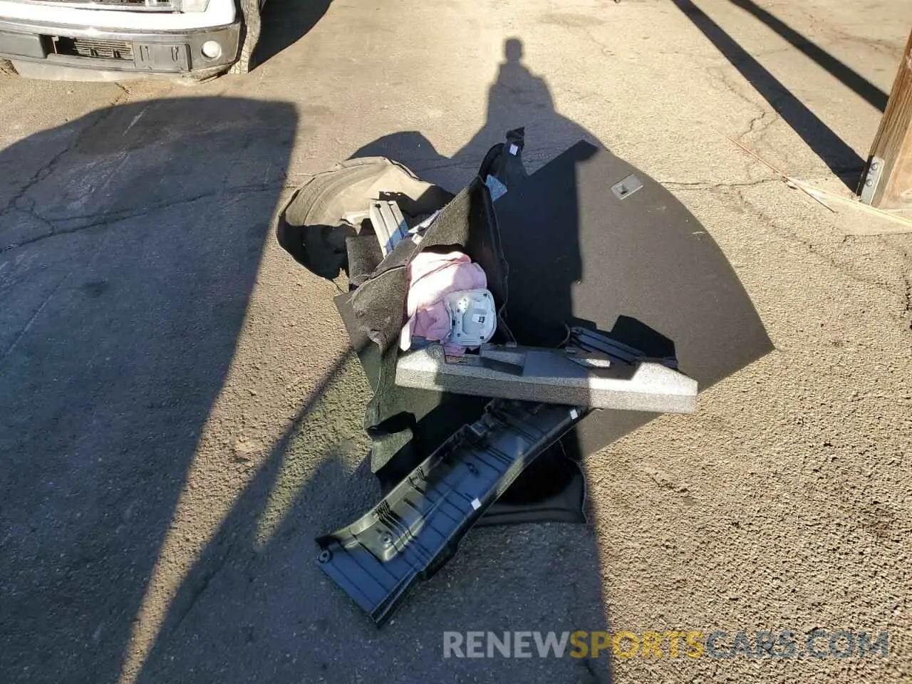 14 Photograph of a damaged car 4T1B61HK5KU230532 TOYOTA CAMRY 2019