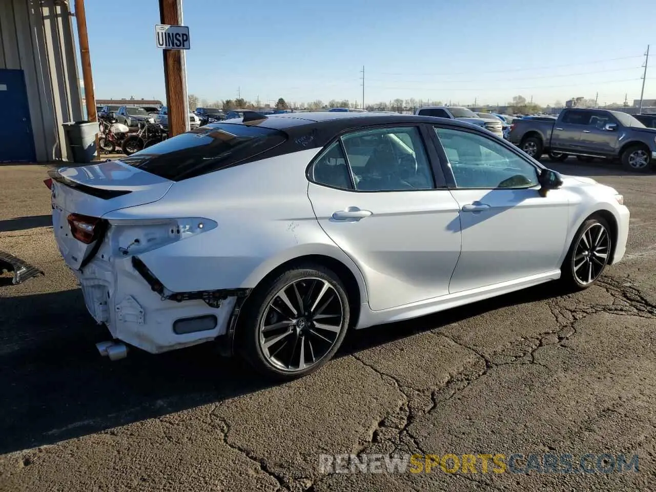 3 Photograph of a damaged car 4T1B61HK5KU230532 TOYOTA CAMRY 2019