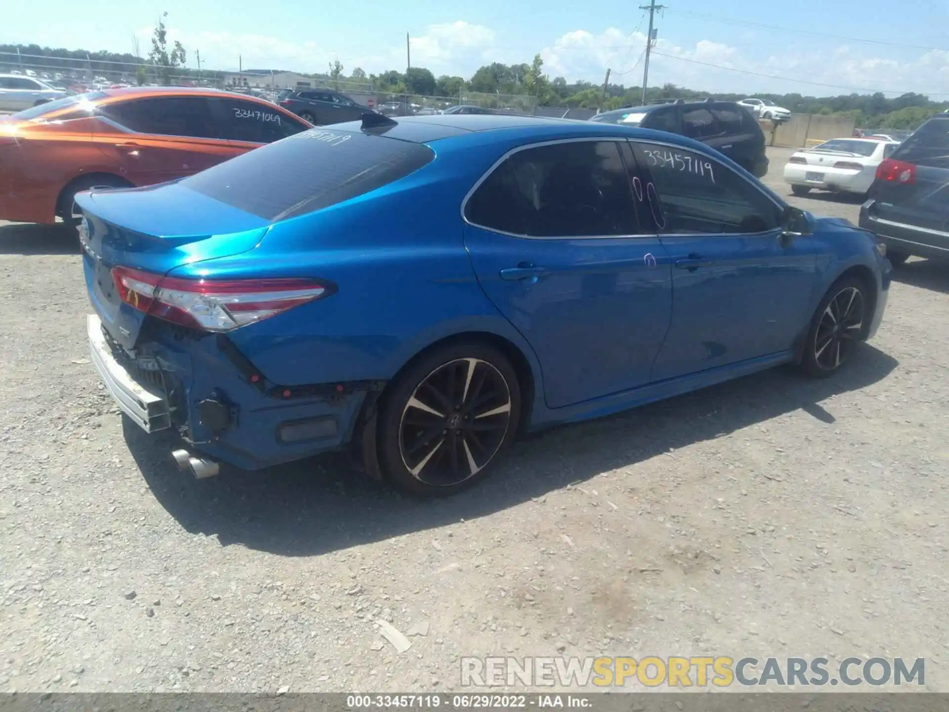 4 Photograph of a damaged car 4T1B61HK5KU242583 TOYOTA CAMRY 2019