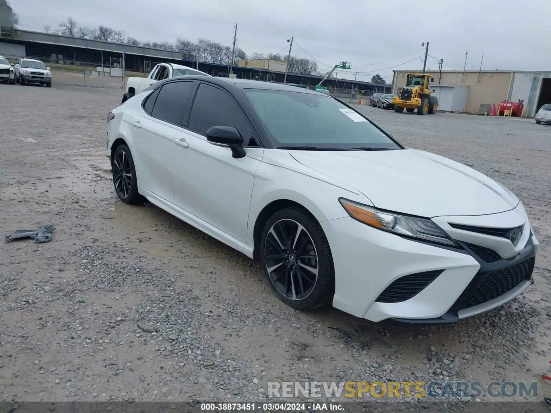 1 Photograph of a damaged car 4T1B61HK5KU253065 TOYOTA CAMRY 2019