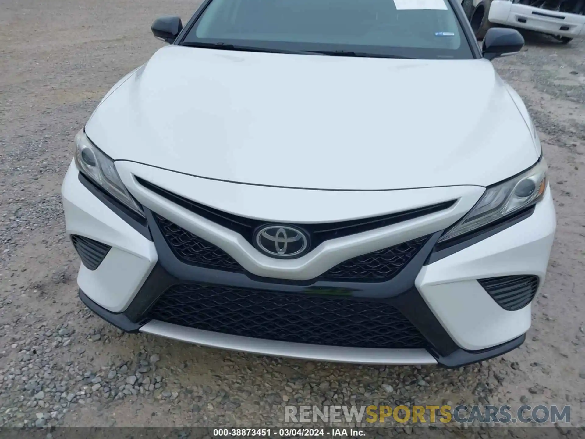 12 Photograph of a damaged car 4T1B61HK5KU253065 TOYOTA CAMRY 2019