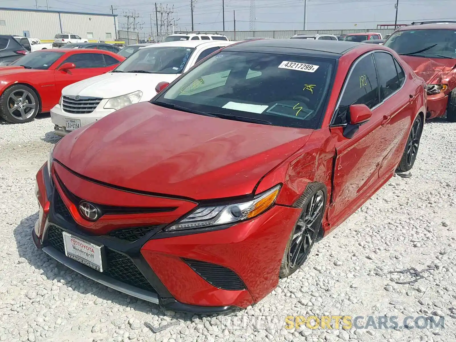 2 Photograph of a damaged car 4T1B61HK5KU256712 TOYOTA CAMRY 2019