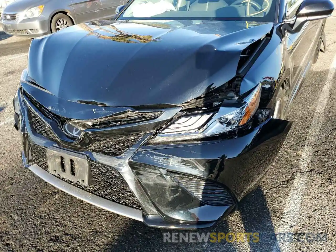 9 Photograph of a damaged car 4T1B61HK5KU264406 TOYOTA CAMRY 2019