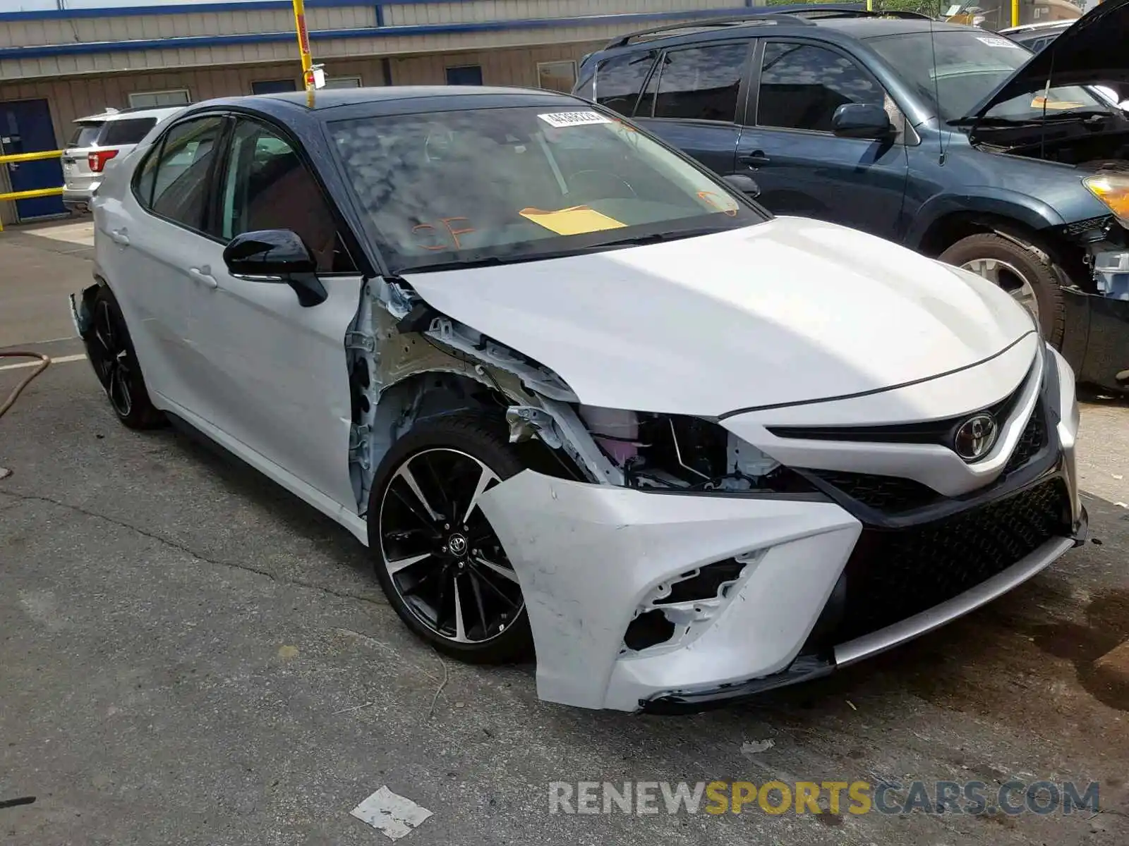 1 Photograph of a damaged car 4T1B61HK5KU268780 TOYOTA CAMRY 2019