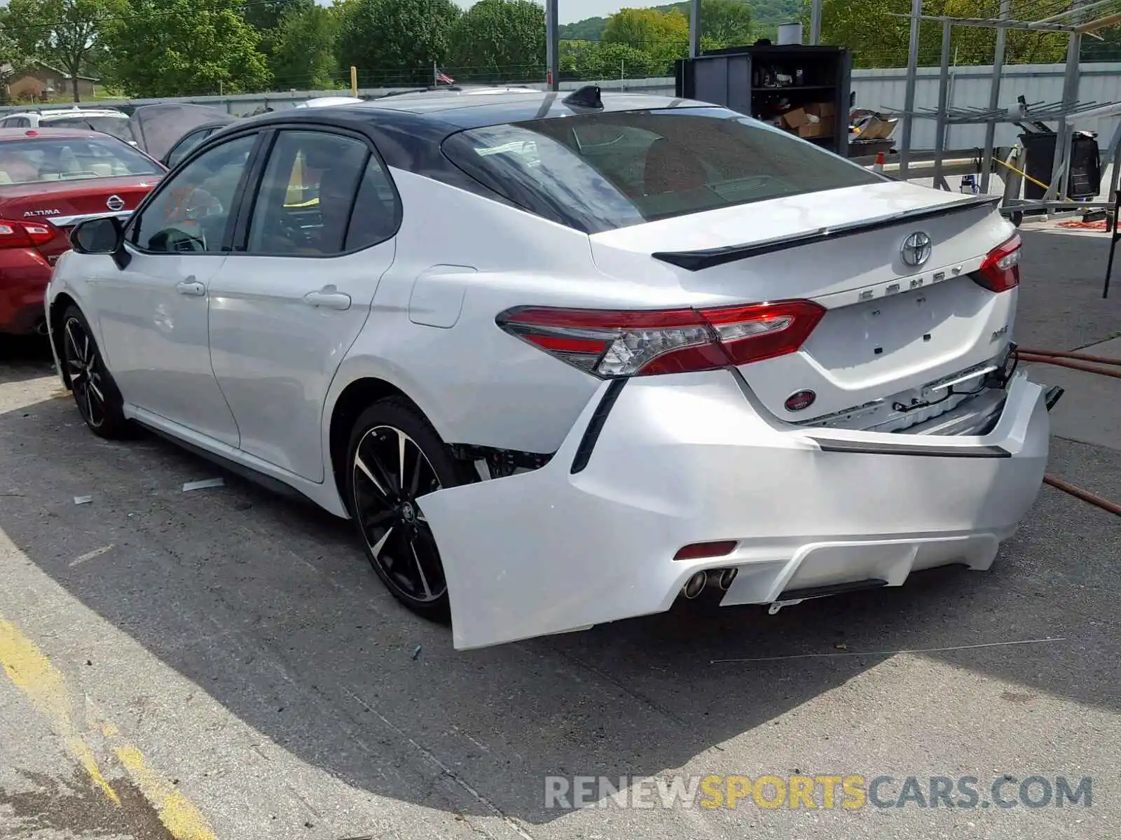 3 Photograph of a damaged car 4T1B61HK5KU268780 TOYOTA CAMRY 2019