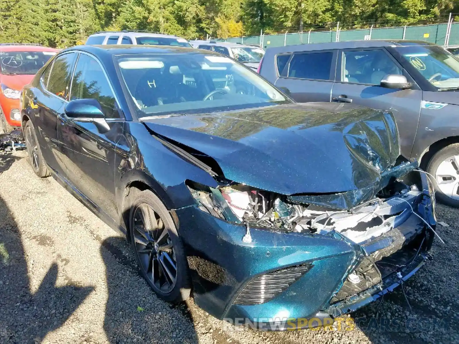 1 Photograph of a damaged car 4T1B61HK5KU278841 TOYOTA CAMRY 2019