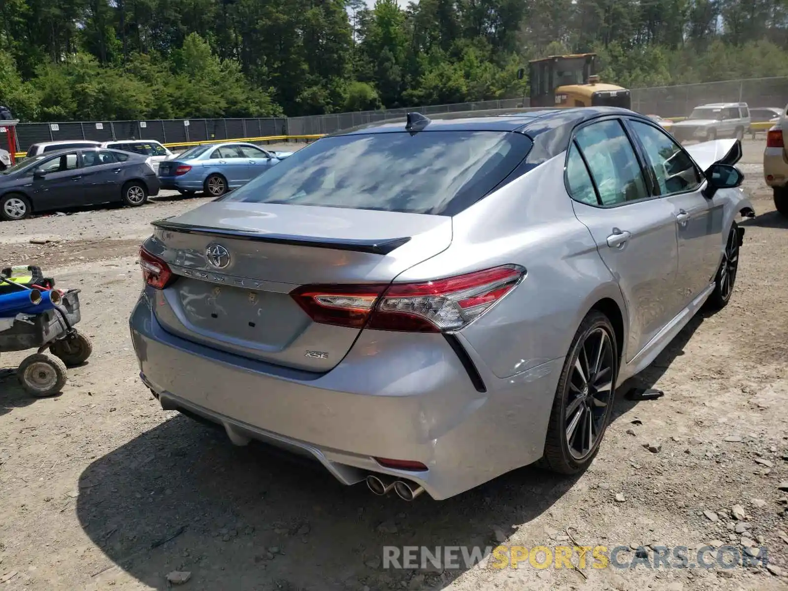 4 Photograph of a damaged car 4T1B61HK5KU279939 TOYOTA CAMRY 2019