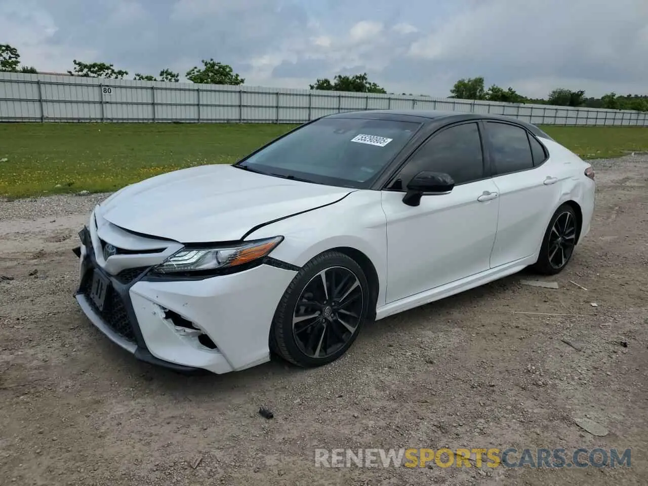 1 Photograph of a damaged car 4T1B61HK5KU280203 TOYOTA CAMRY 2019
