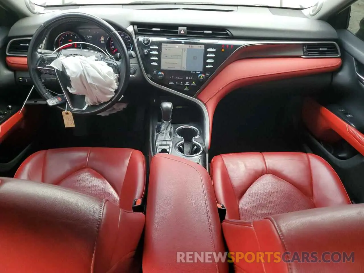 9 Photograph of a damaged car 4T1B61HK5KU280203 TOYOTA CAMRY 2019