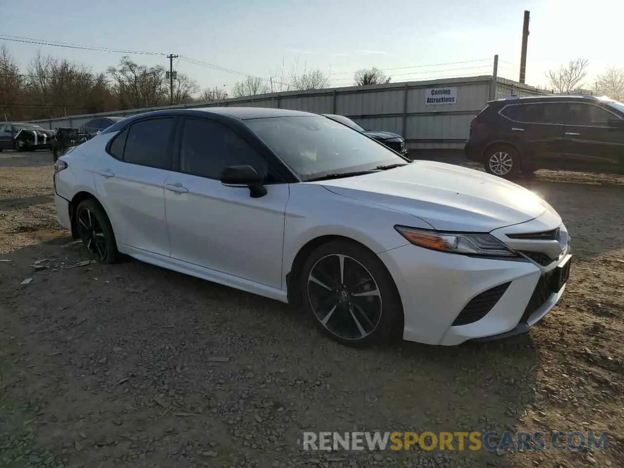 4 Photograph of a damaged car 4T1B61HK5KU281884 TOYOTA CAMRY 2019