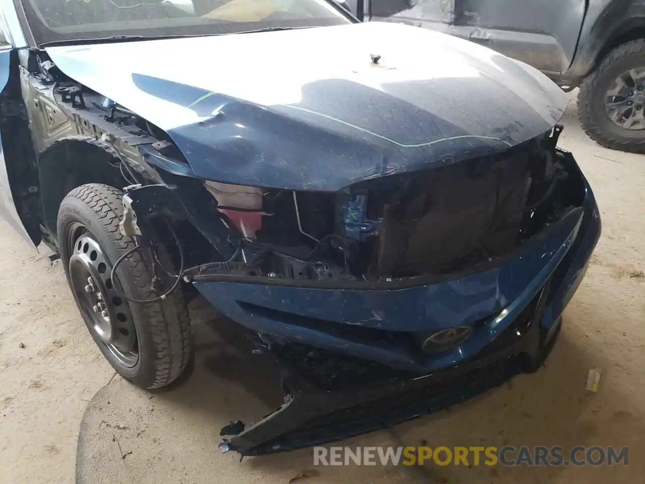 9 Photograph of a damaged car 4T1B61HK5KU284963 TOYOTA CAMRY 2019