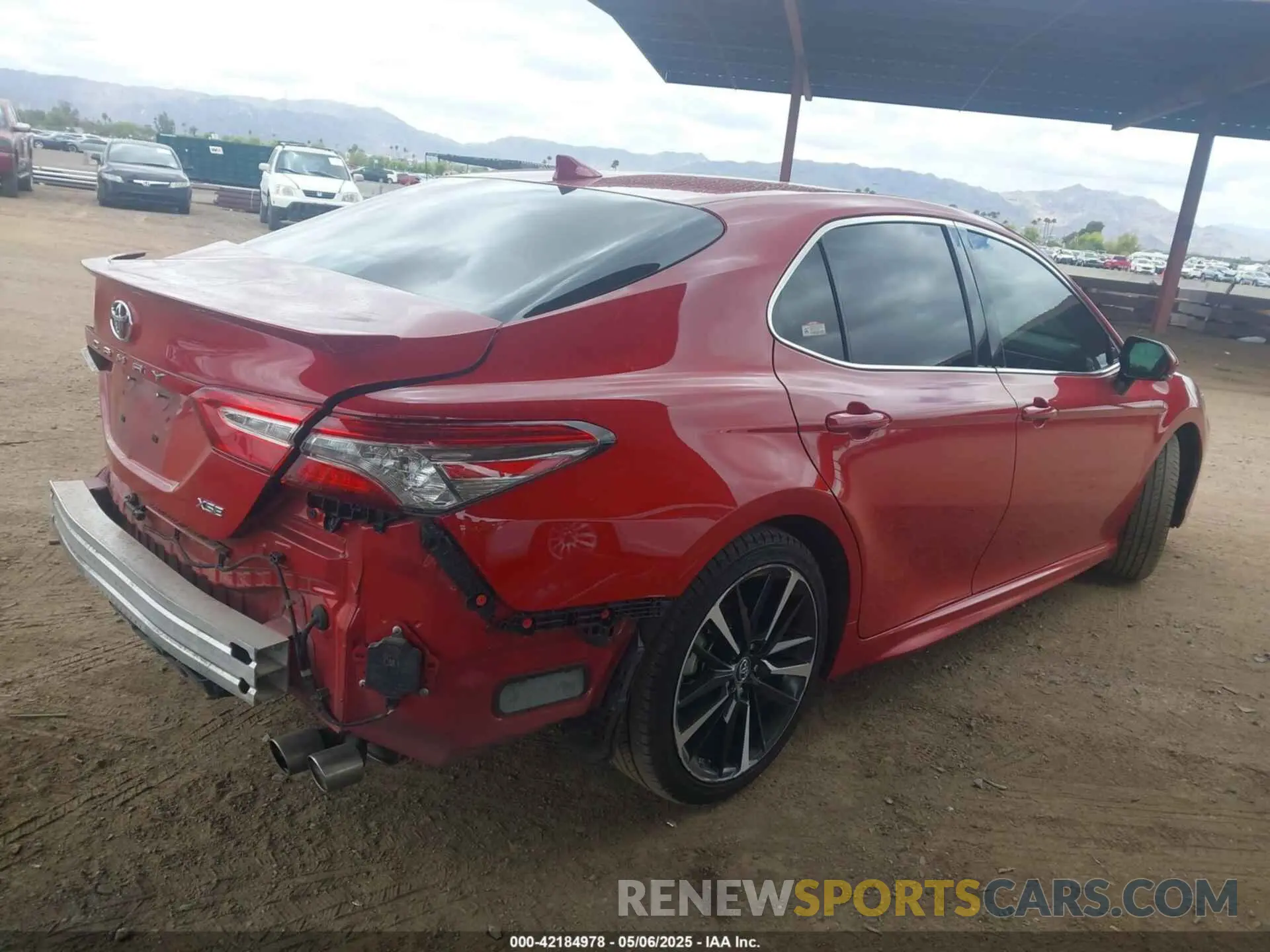 19 Photograph of a damaged car 4T1B61HK5KU288320 TOYOTA CAMRY 2019