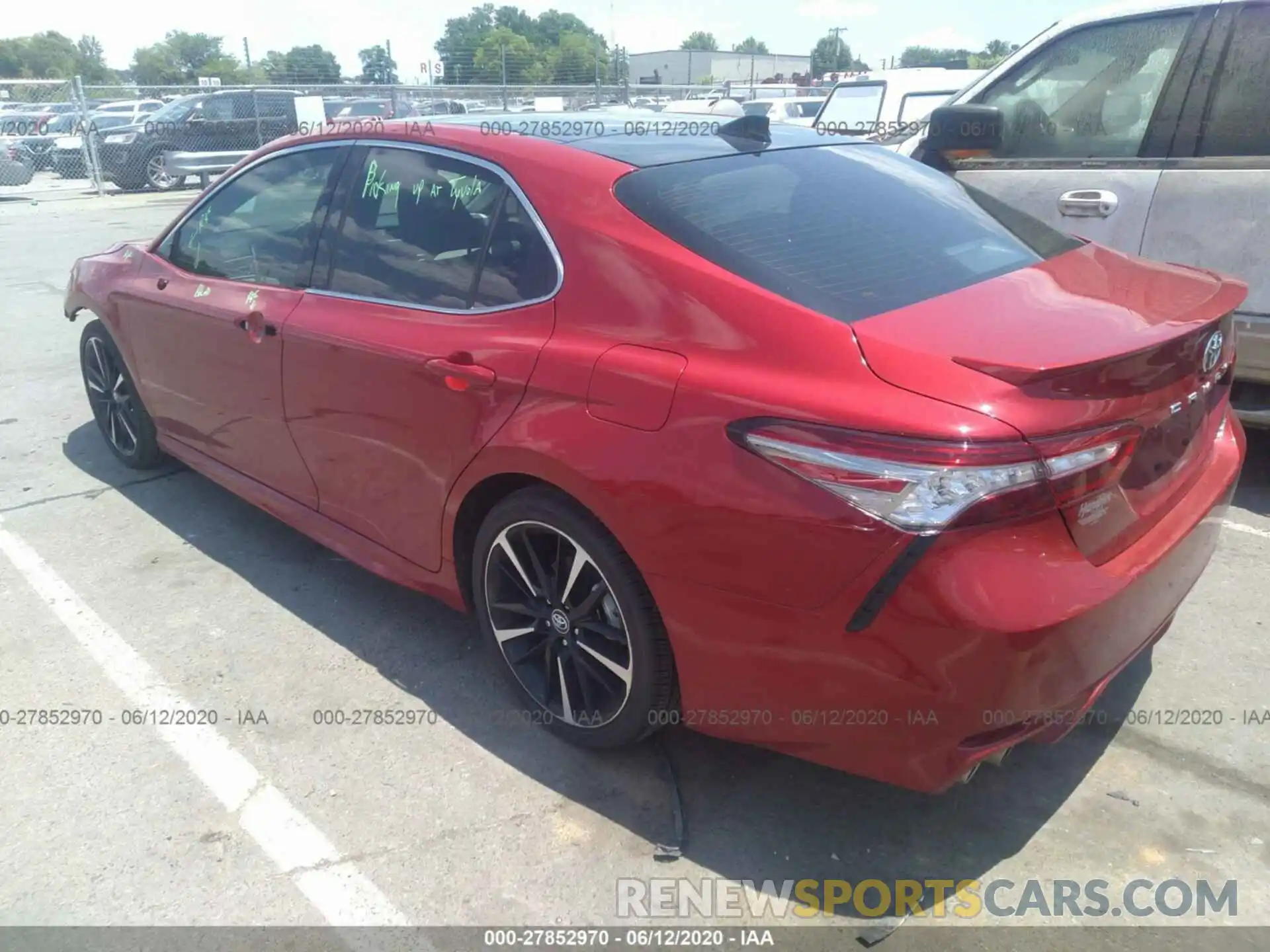 3 Photograph of a damaged car 4T1B61HK5KU291525 TOYOTA CAMRY 2019