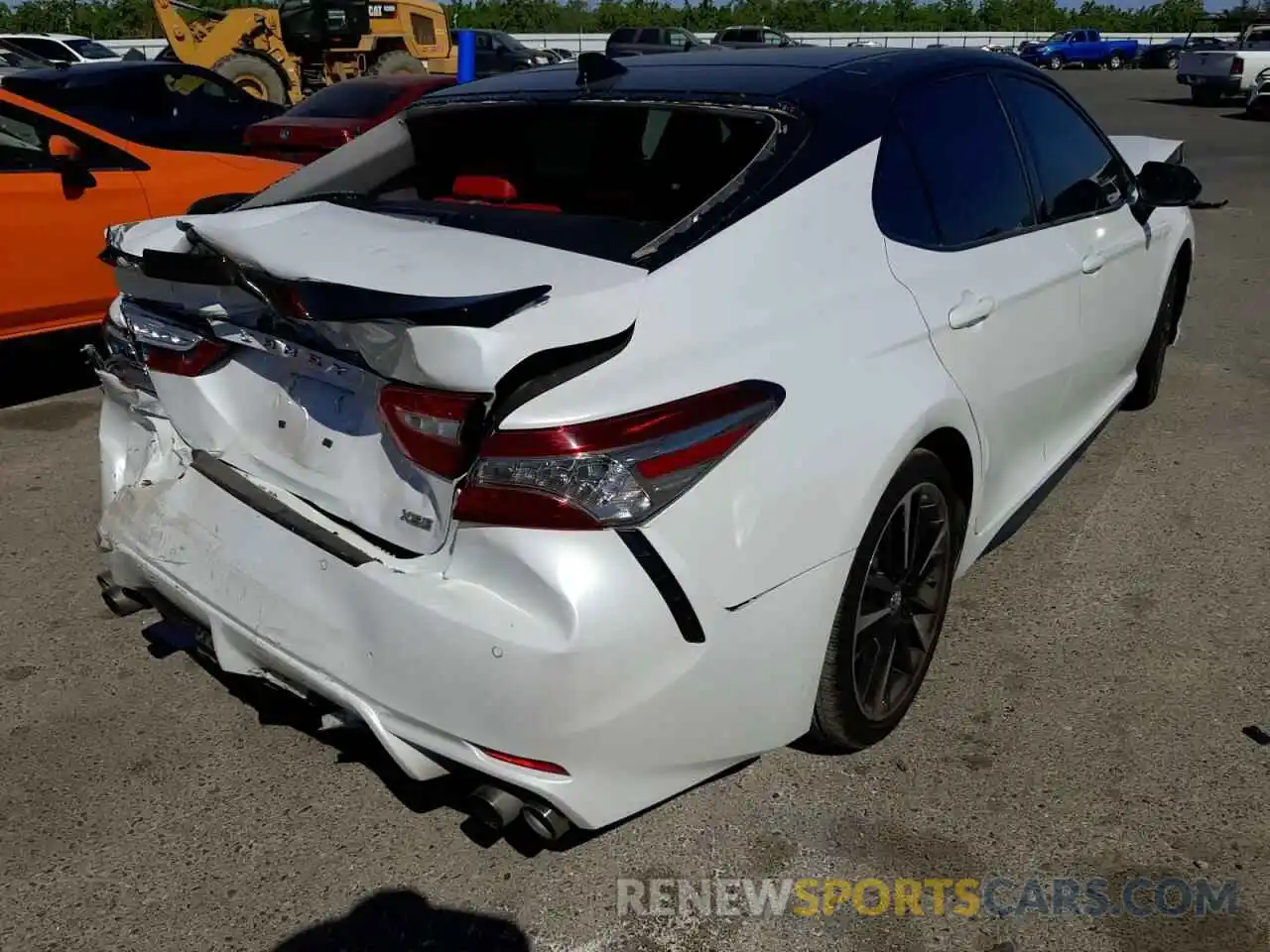 4 Photograph of a damaged car 4T1B61HK5KU292707 TOYOTA CAMRY 2019