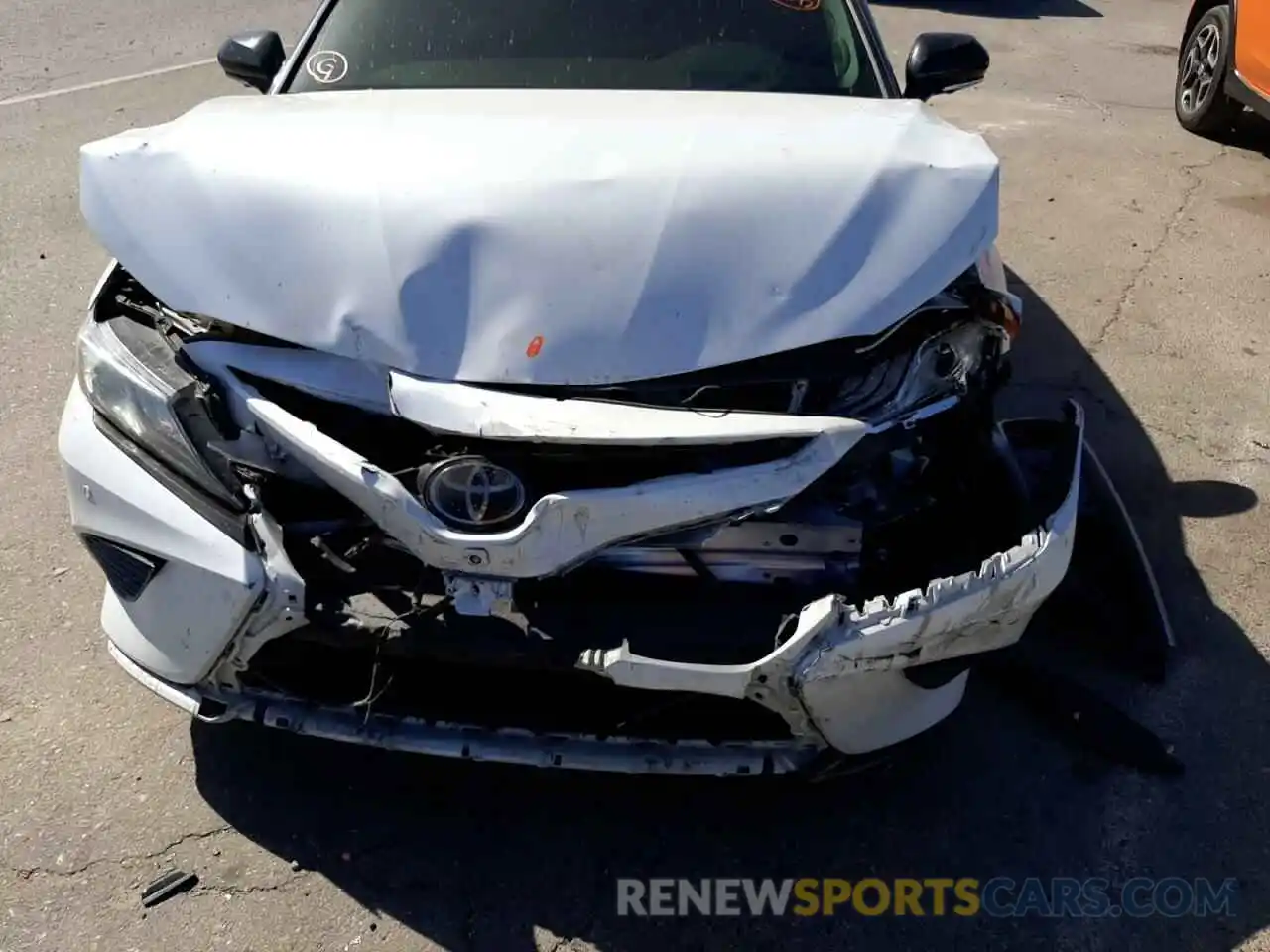 9 Photograph of a damaged car 4T1B61HK5KU292707 TOYOTA CAMRY 2019