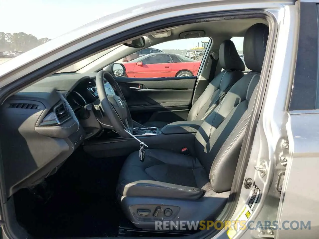 7 Photograph of a damaged car 4T1B61HK5KU296210 TOYOTA CAMRY 2019